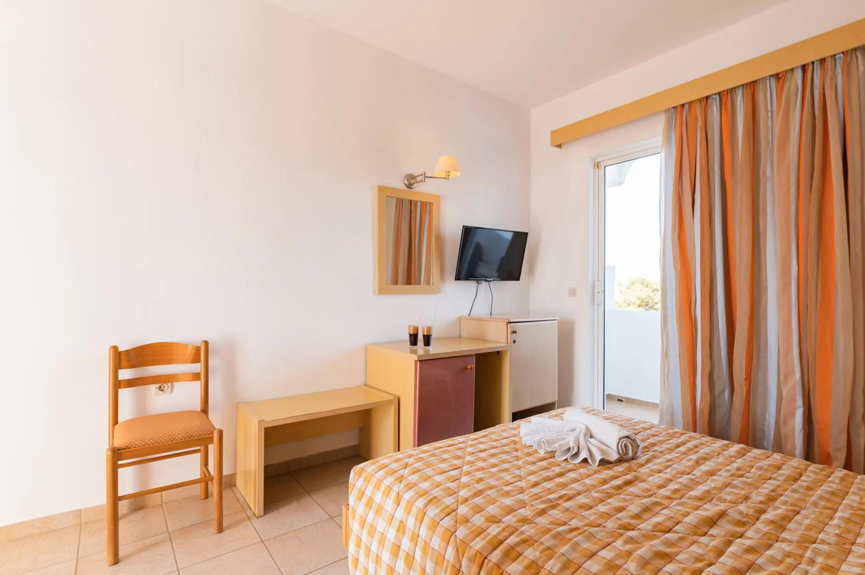 Property building, Bed in Summer View