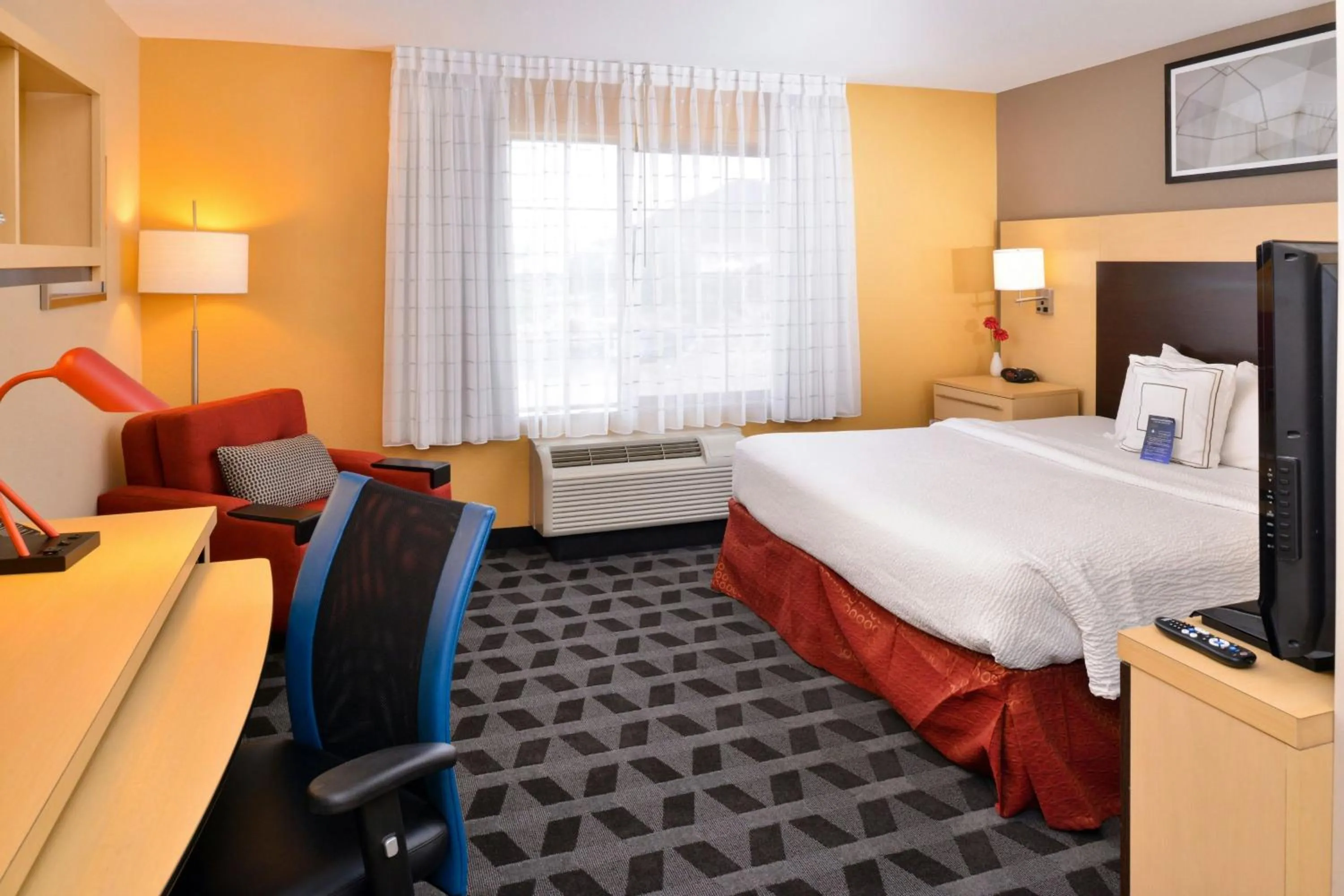 Photo of the whole room, Bed in TownePlace Suites by Marriott Las Vegas Henderson