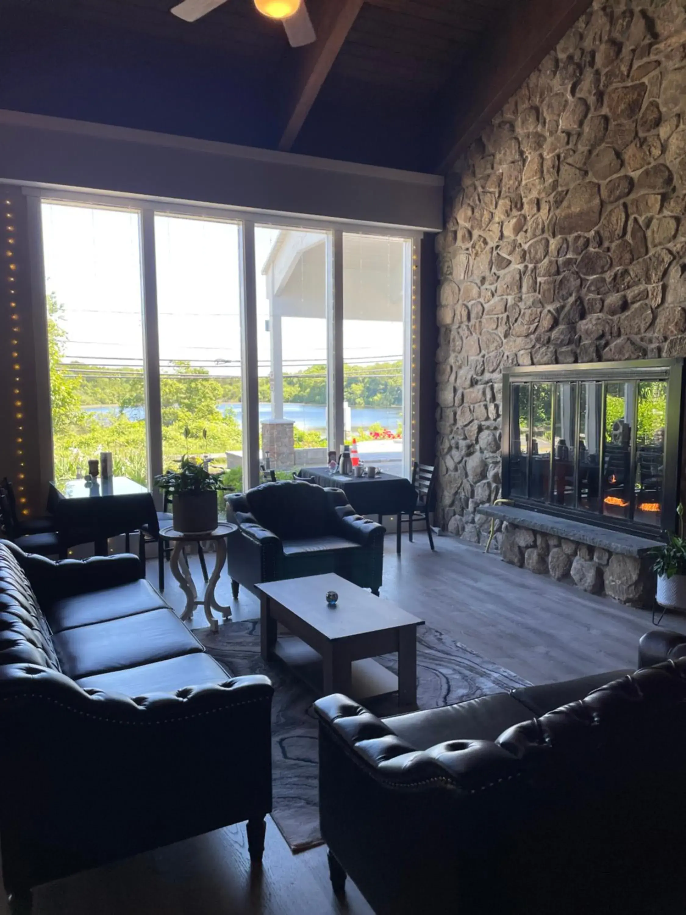 Restaurant/places to eat in Iris Hotel Cape Cod Restaurant/places to eat in Iris Hotel Cape Cod