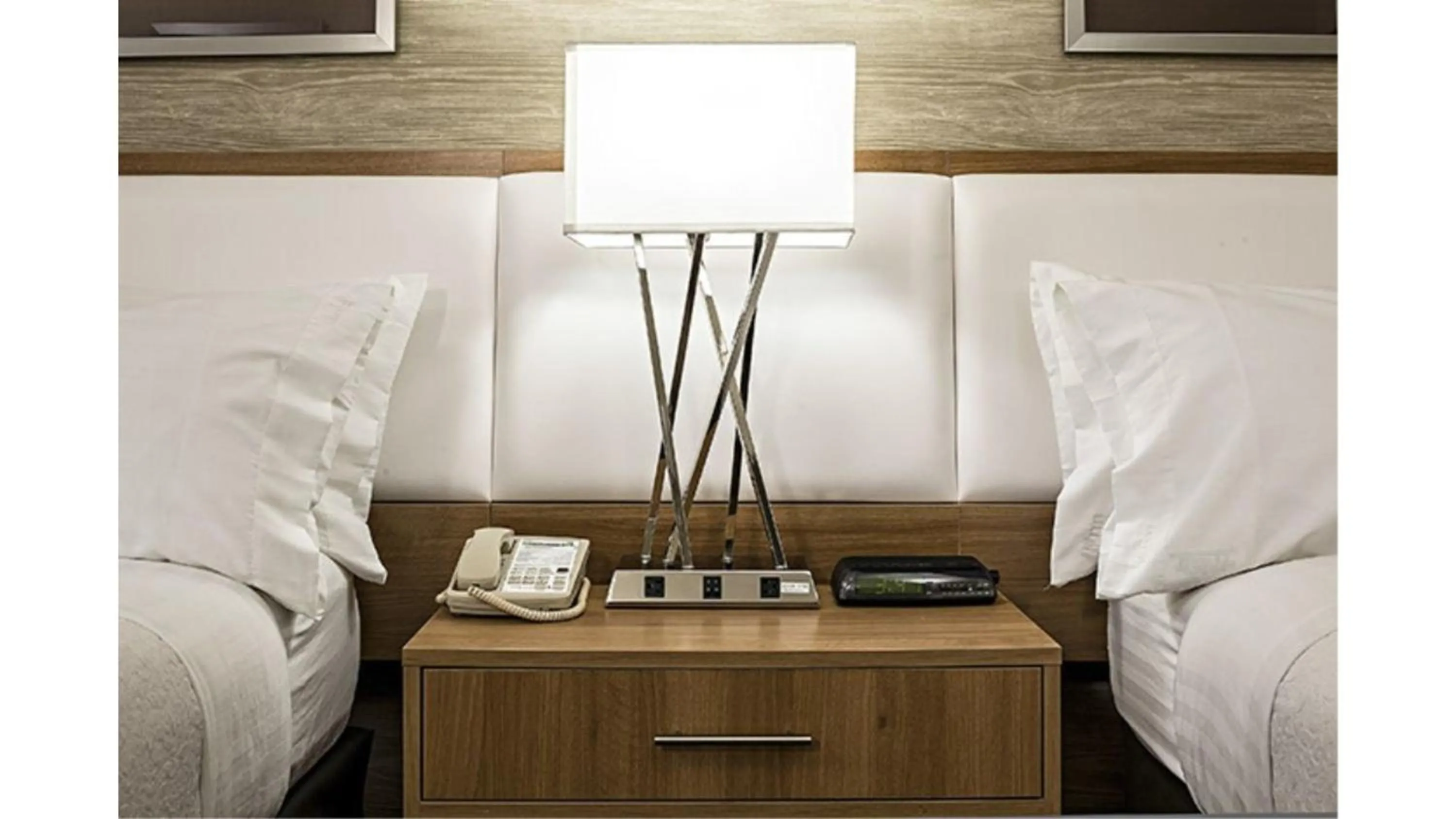 Photo of the whole room, Bed in Iris Hotel Cape Cod