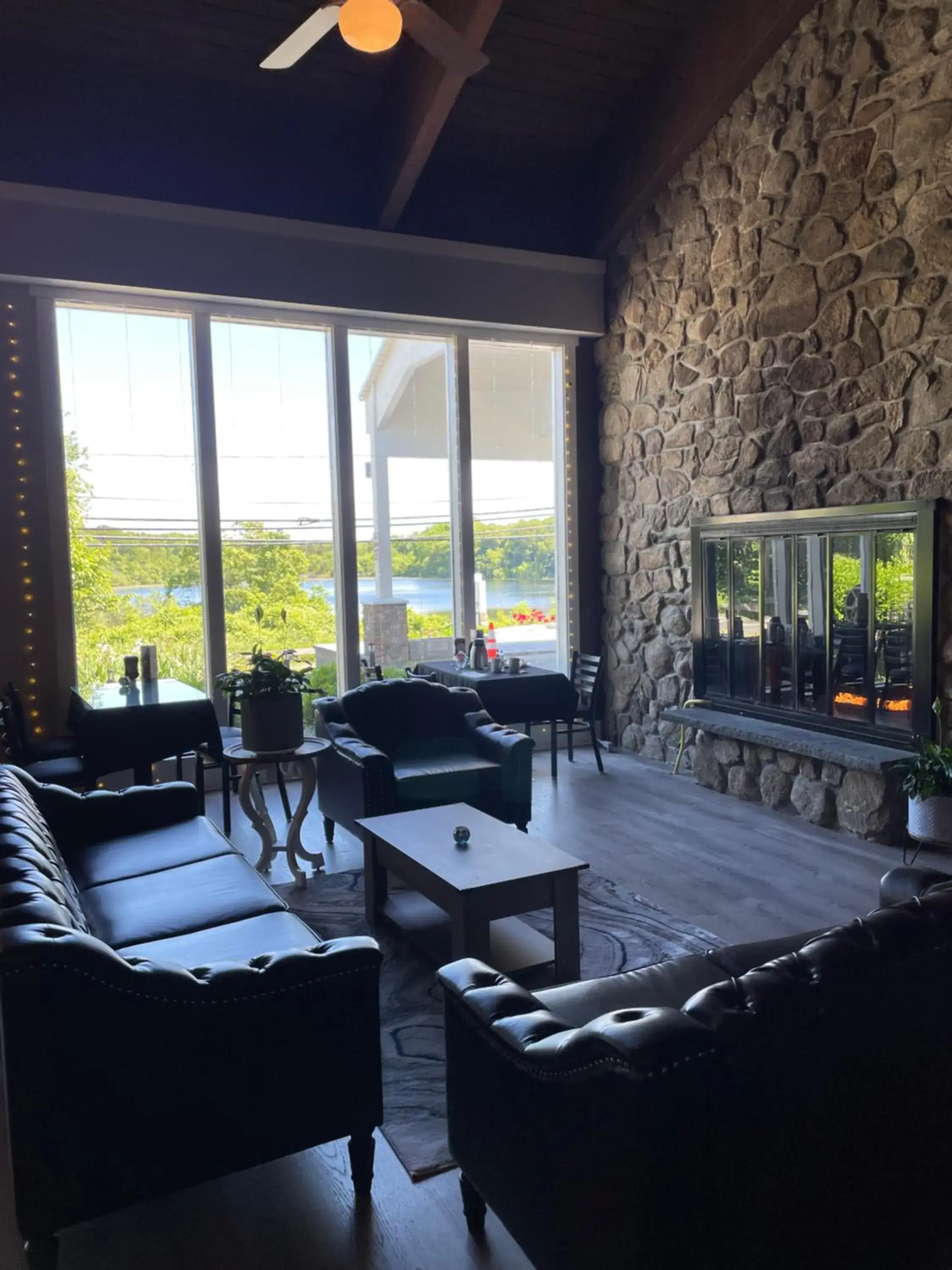 Restaurant/places to eat in Iris Hotel Cape Cod Restaurant/places to eat in Iris Hotel Cape Cod