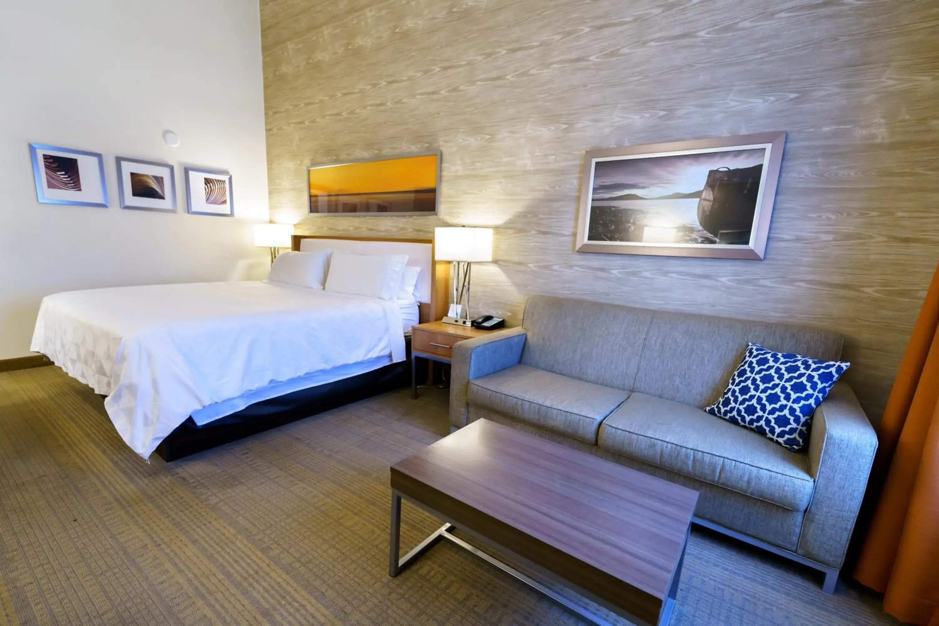 Bedroom, Bed in Hotel Cape Cod Bedroom, Bed in Hotel Cape Cod