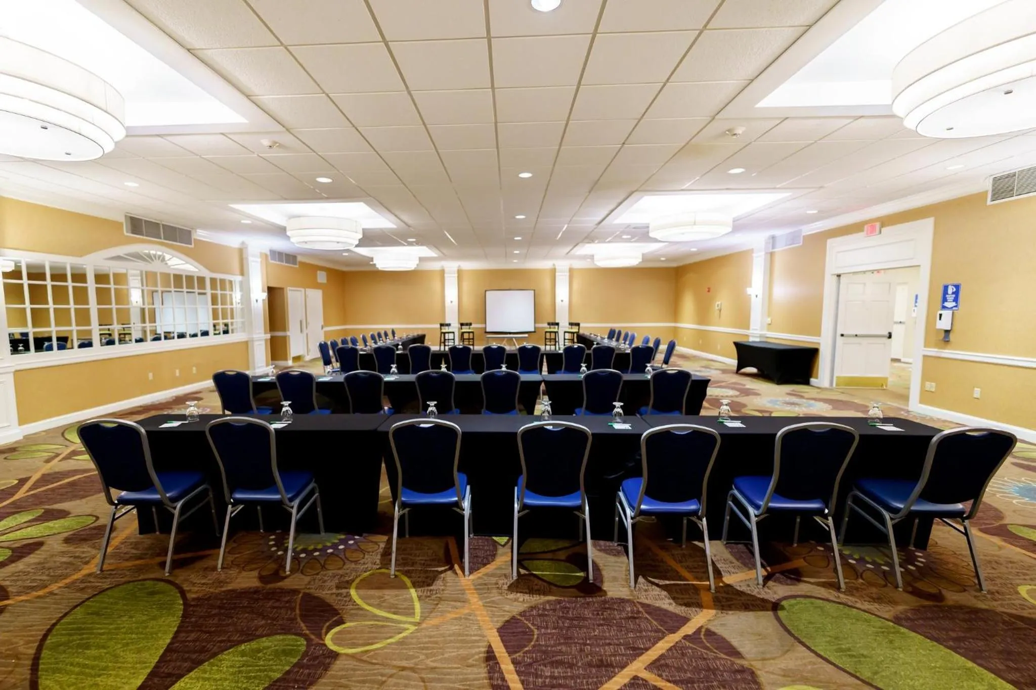 Banquet/Function facilities in Iris Hotel Cape Cod