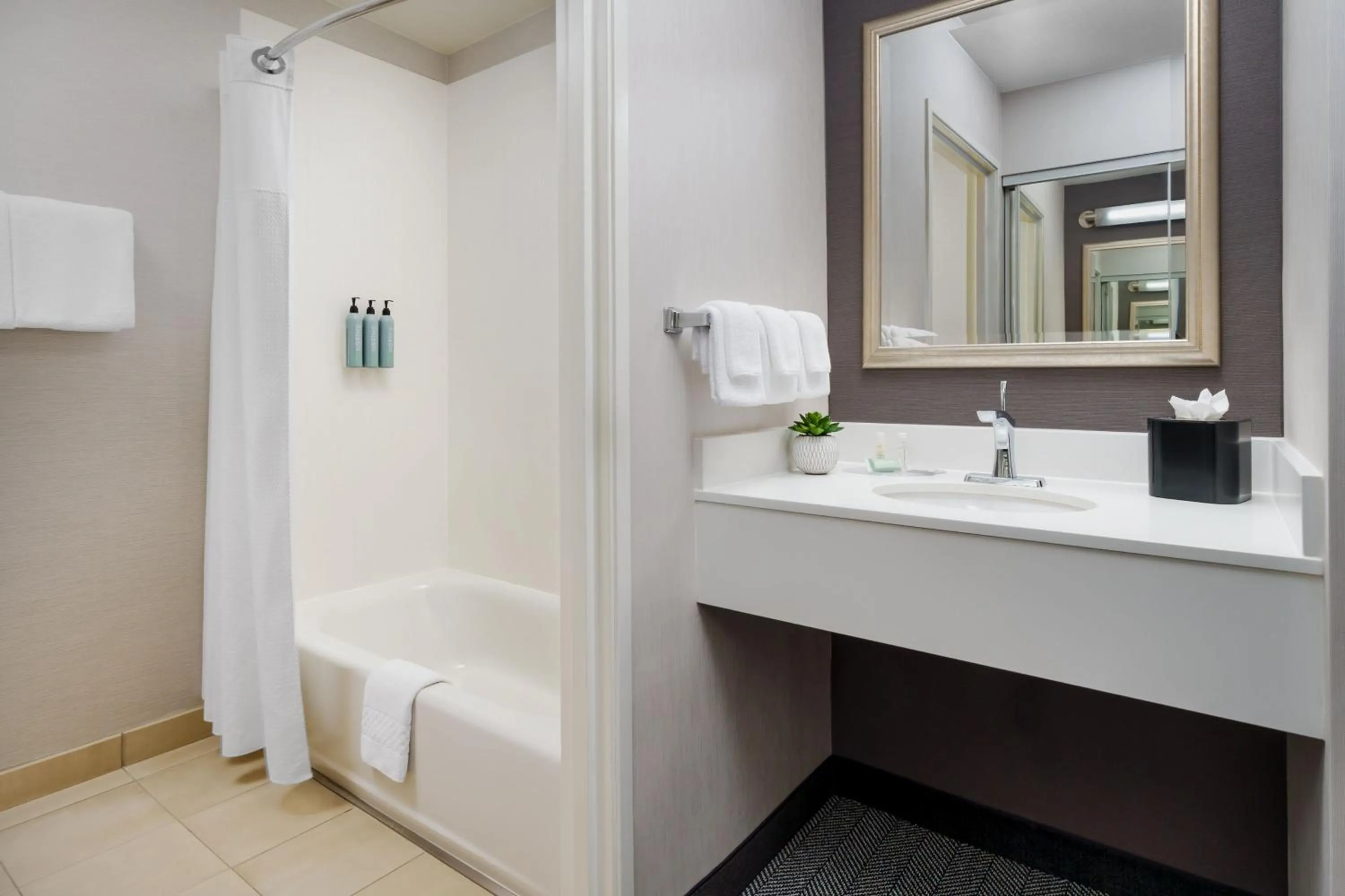 Bathroom in Courtyard by Marriott Sacramento Folsom