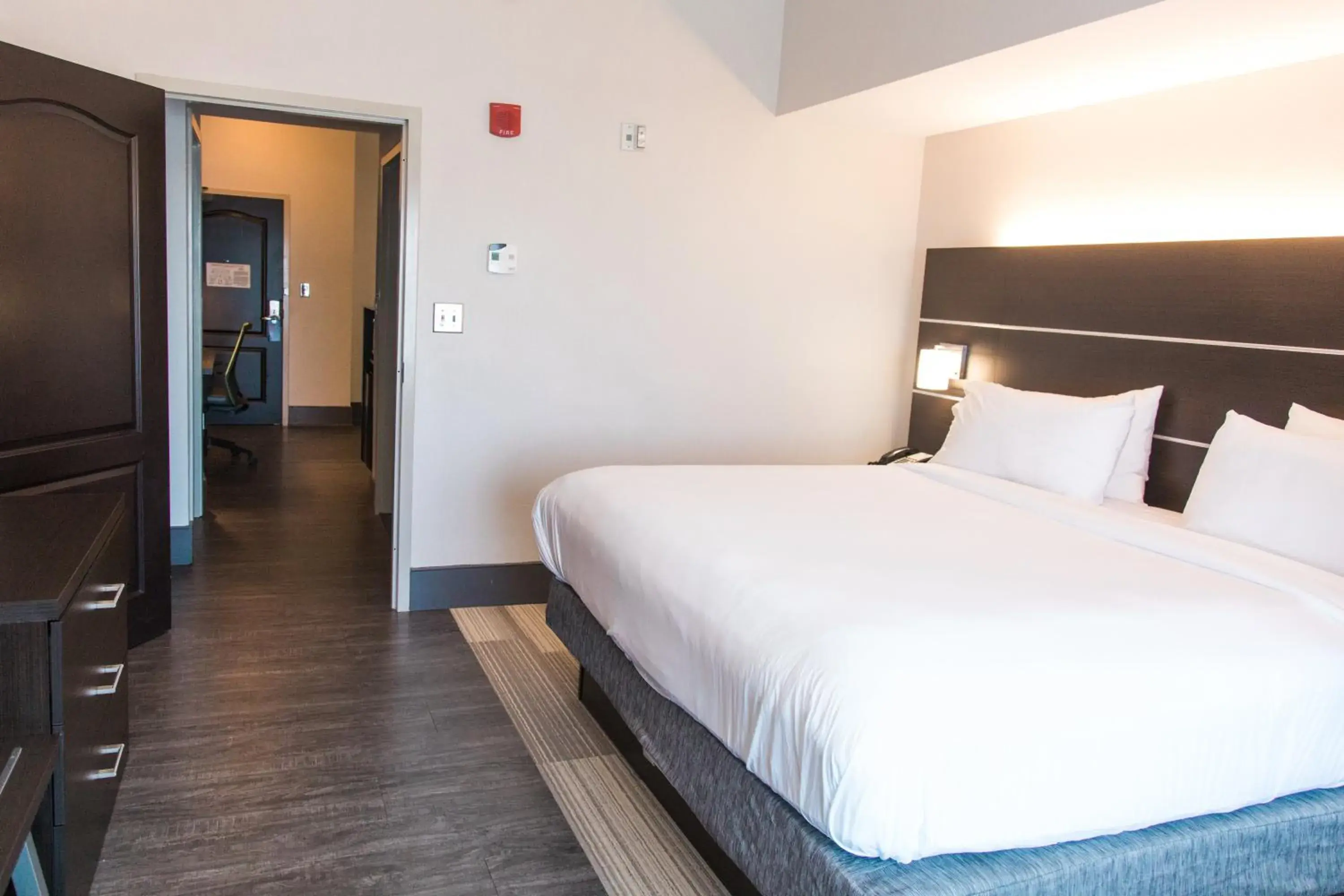 One-Bedroom King Suite in Holiday Inn Express Hotel & Suites Columbia-Fort Jackson by IHG One-Bedroom King Suite in Holiday Inn Express Hotel & Suites Columbia-Fort Jackson by IHG