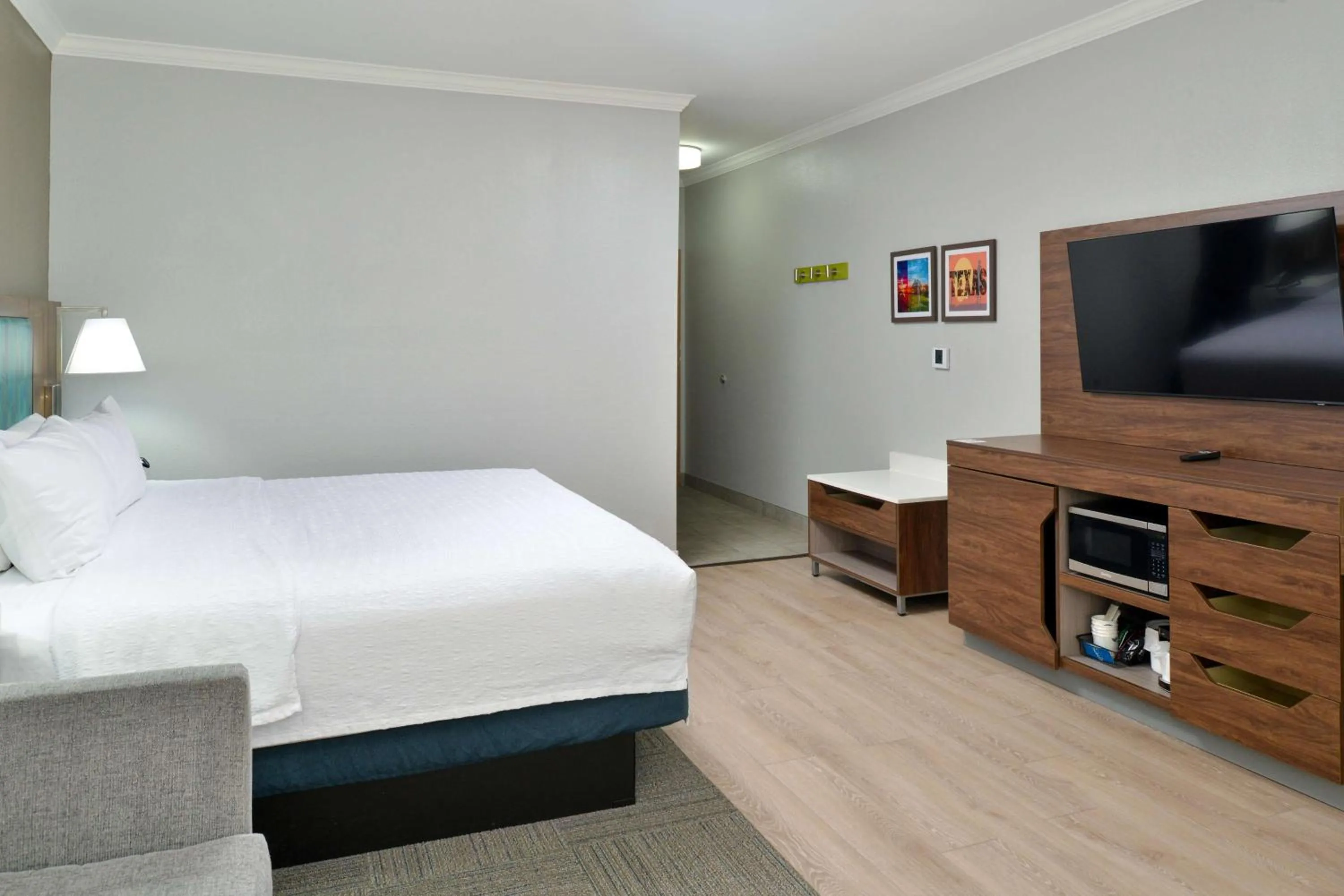 Bed in Hampton Inn & Suites Greenville