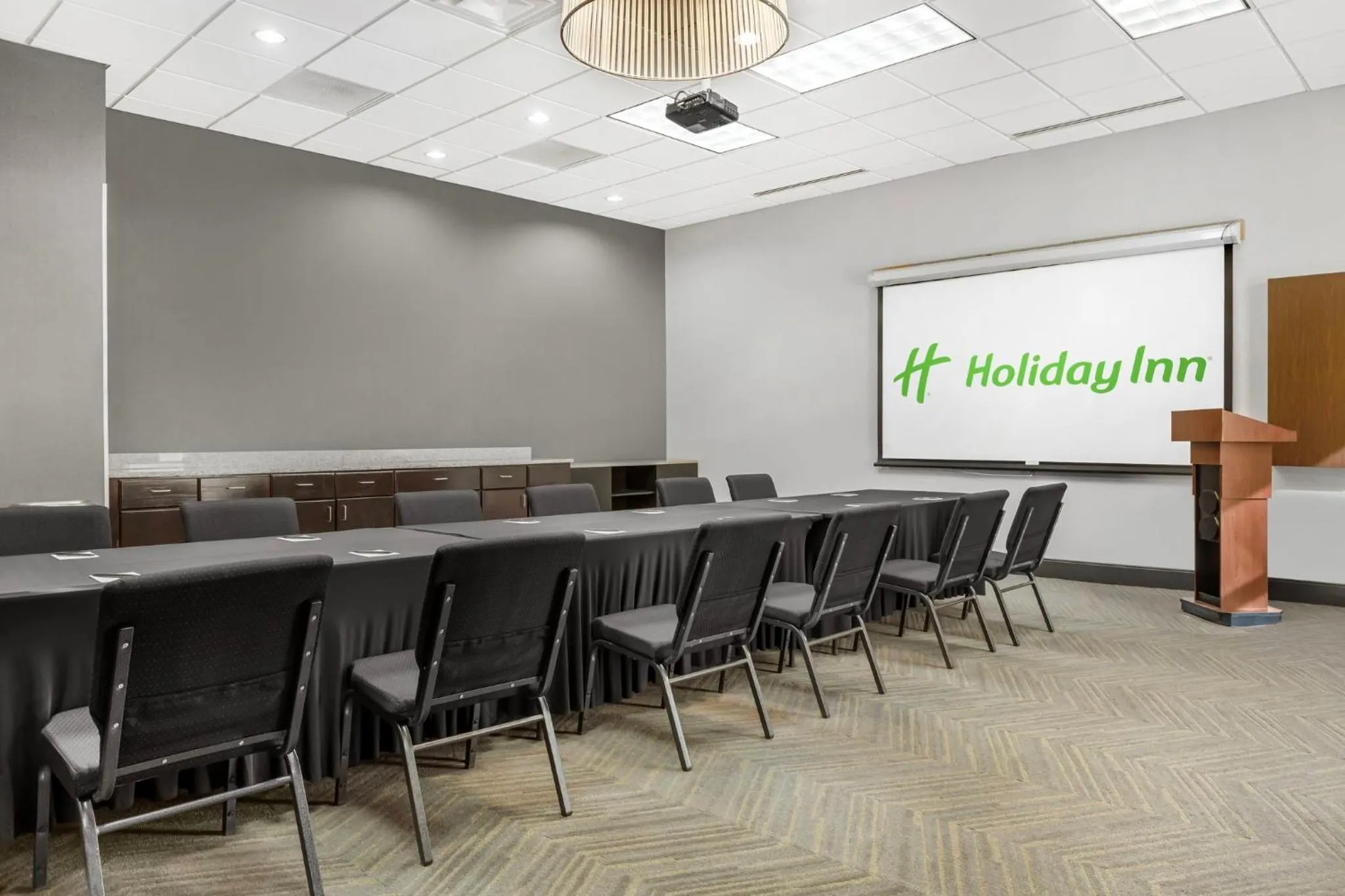 Meeting/conference room in Holiday Inn Louisville Airport South by IHG