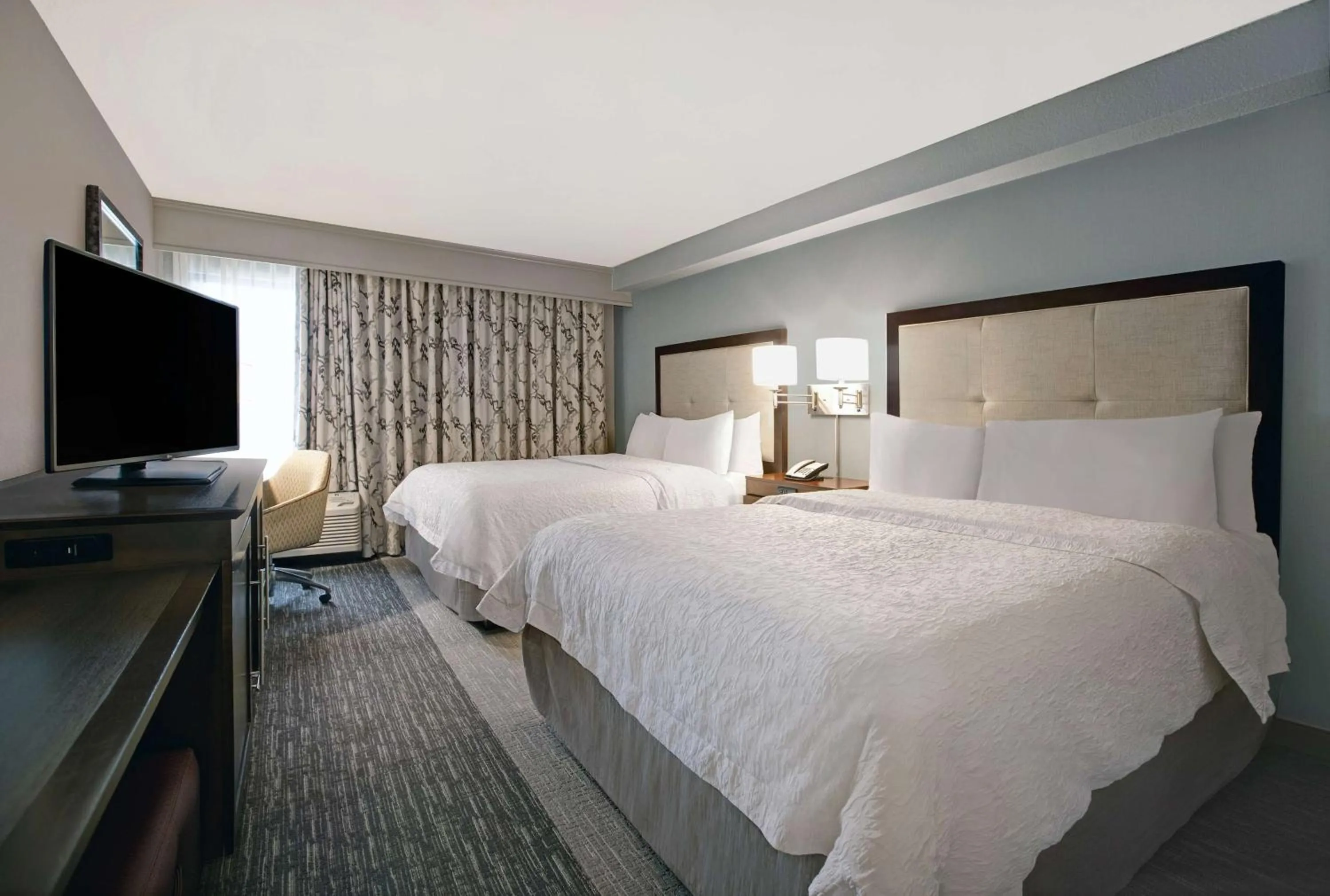 Bed in Hampton Inn Greenville/Woodruff Road