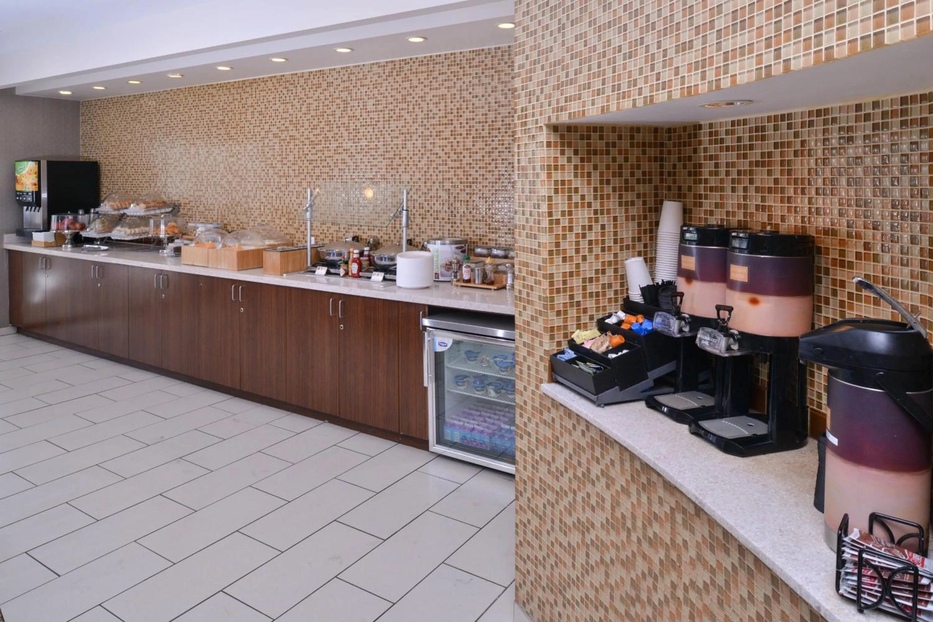 Restaurant/places to eat in SpringHill Suites Las Vegas Henderson