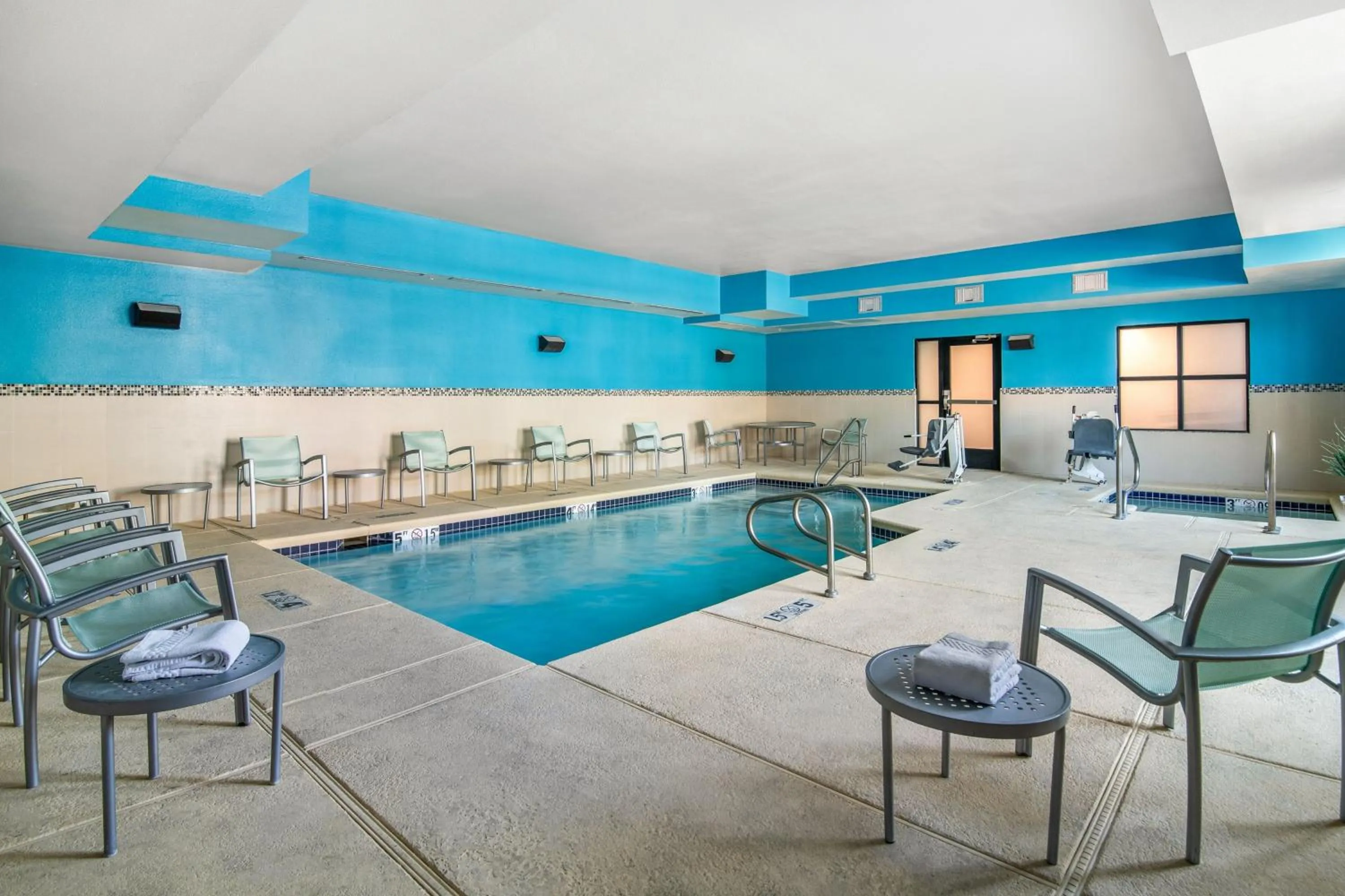 Swimming pool in SpringHill Suites Las Vegas Henderson