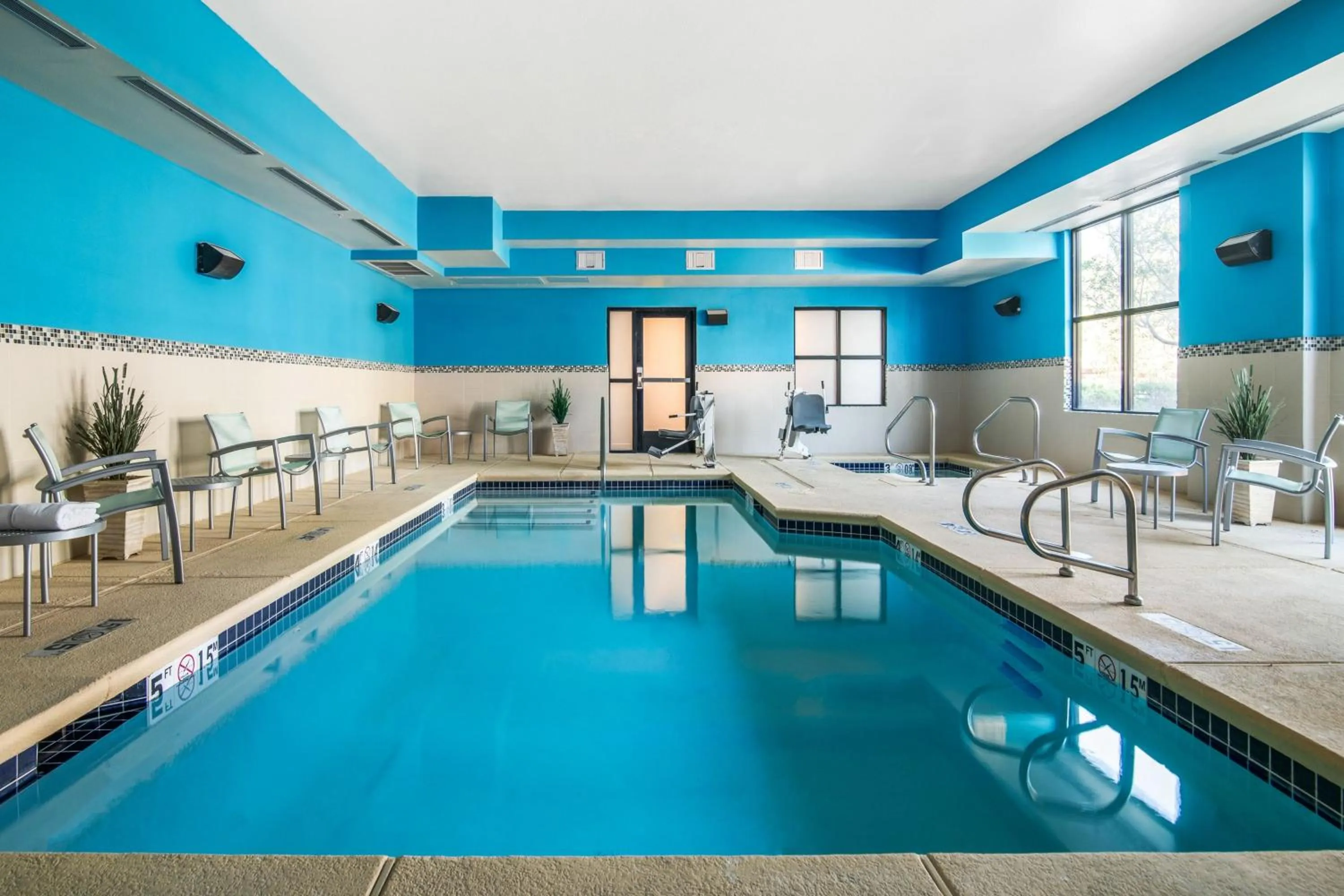 Swimming pool in SpringHill Suites Las Vegas Henderson