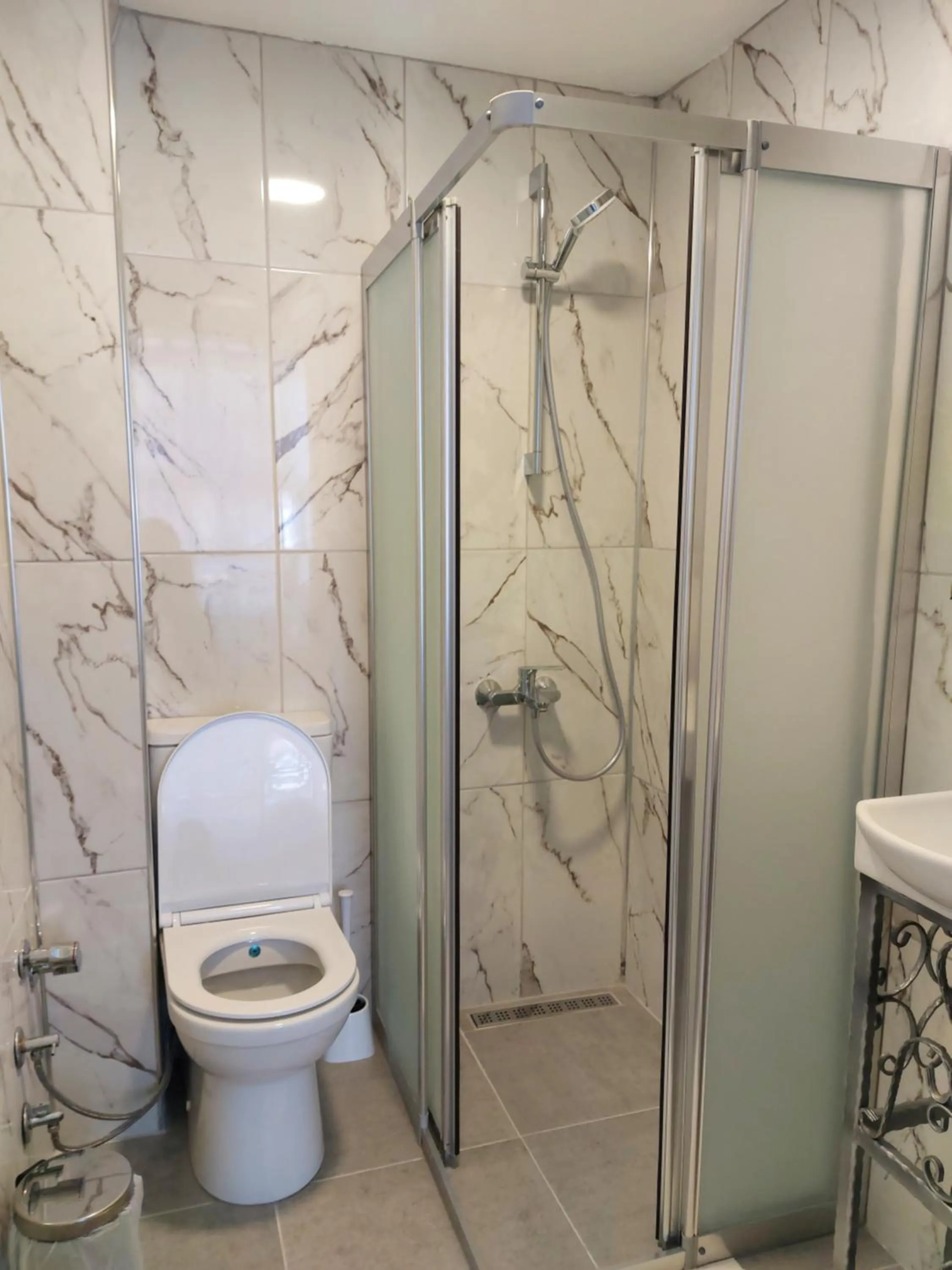 Shower in Eolos House Cunda