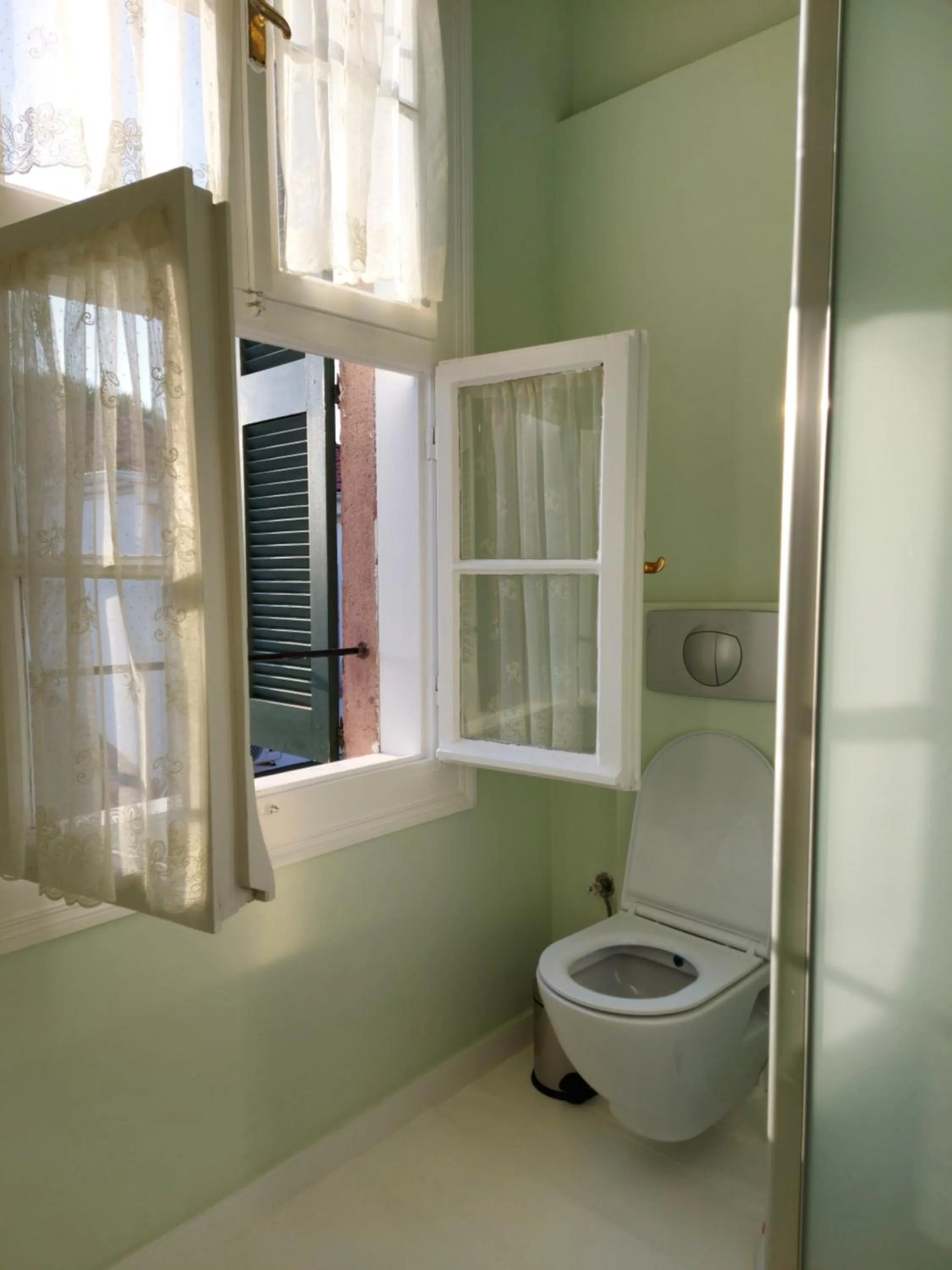 Shower in Eolos House Cunda