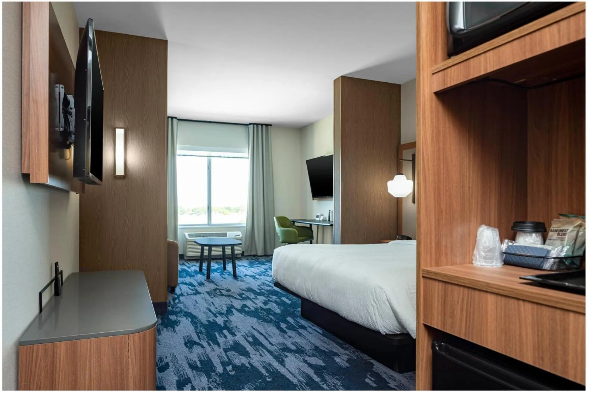 Bed in Fairfield by Marriott Inn & Suites Dallas DFW Airport North, Irving