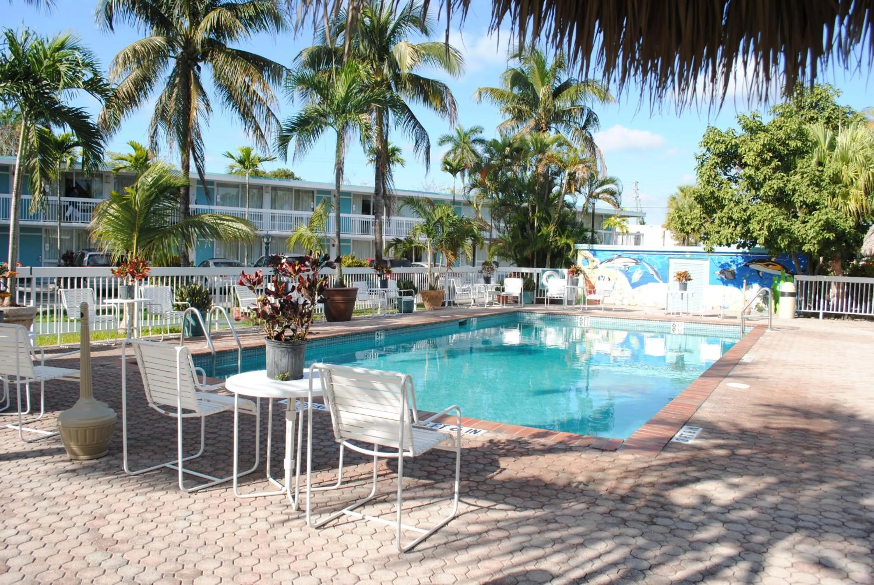 Swimming pool in Floridian Hotel