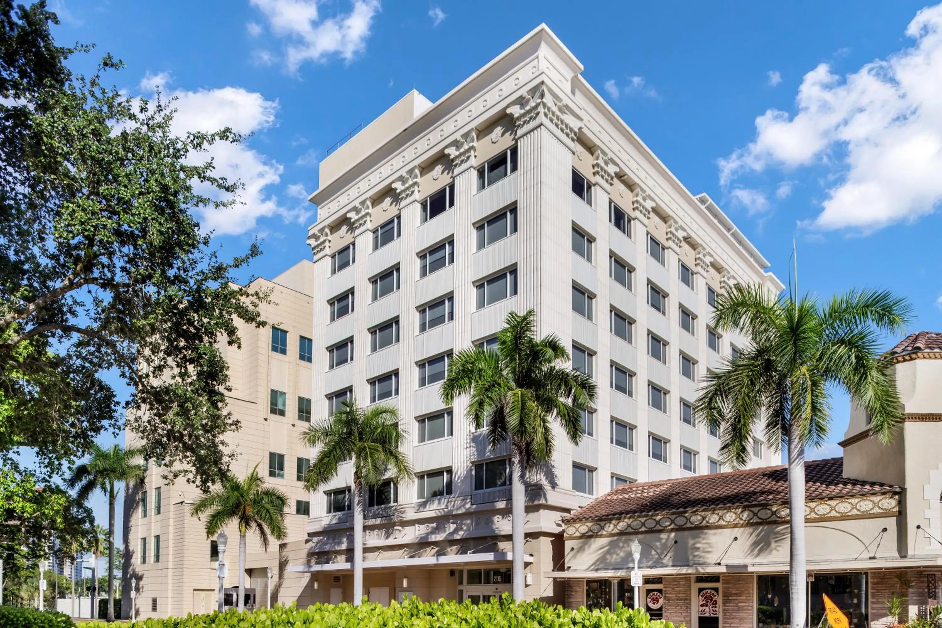 Property building in The Banyan Hotel Fort Myers, Tapestry Collection by Hilton