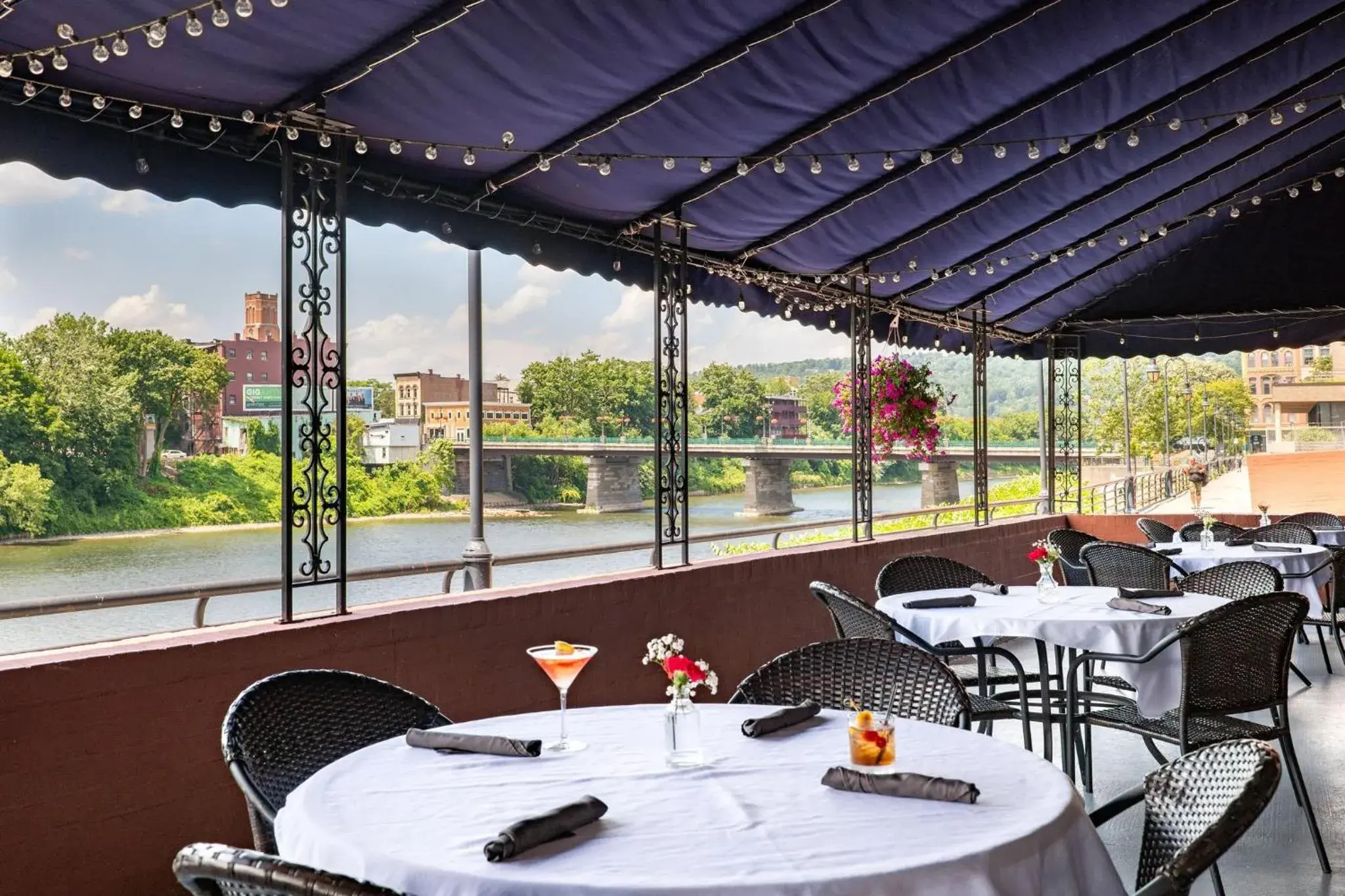 Restaurant/places to eat in Holiday Inn Binghamton-Downtown Hawley Street by IHG Restaurant/places to eat in Holiday Inn Binghamton-Downtown Hawley Street by IHG