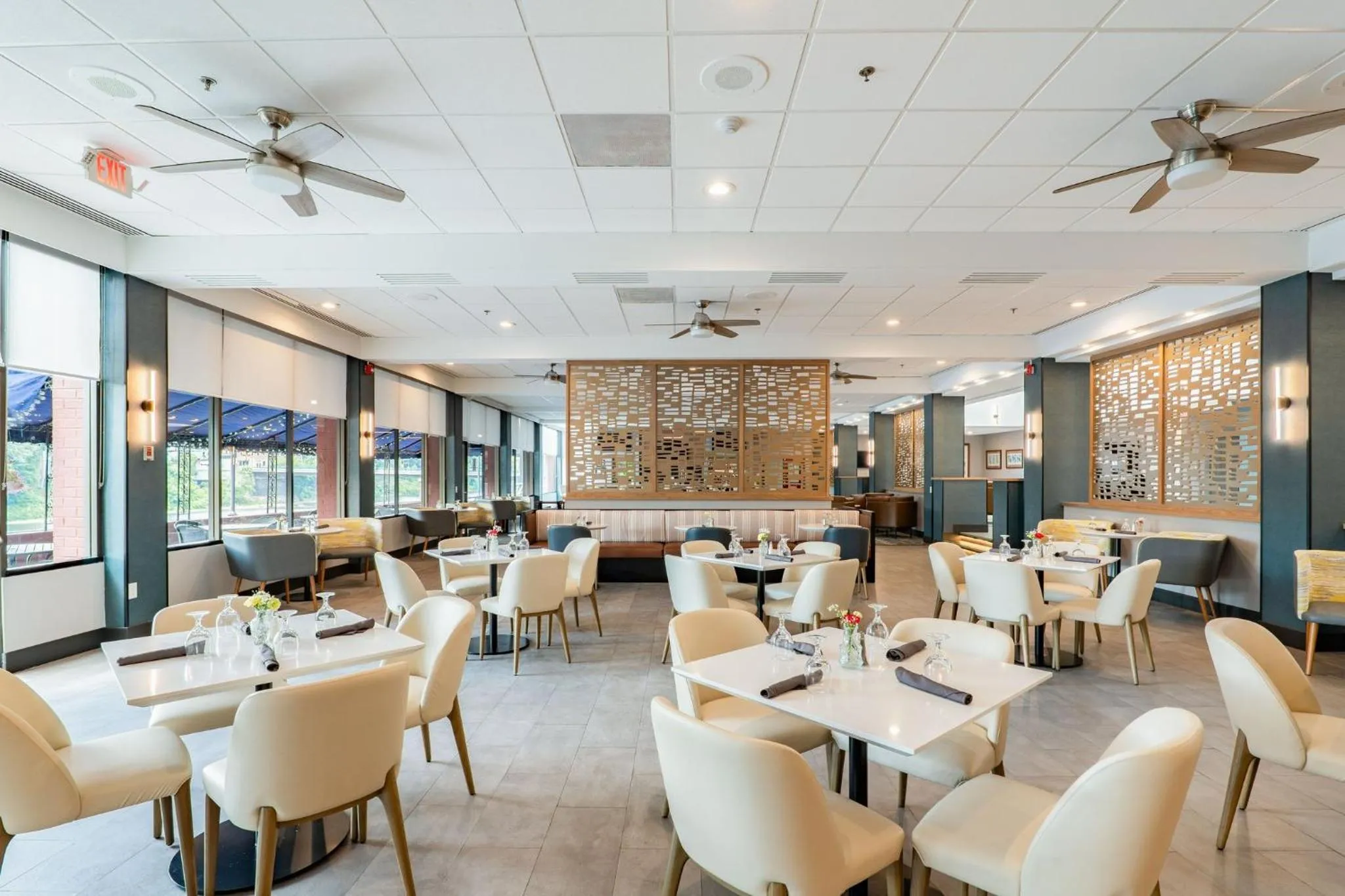 Restaurant/places to eat in Holiday Inn Binghamton-Downtown Hawley Street by IHG