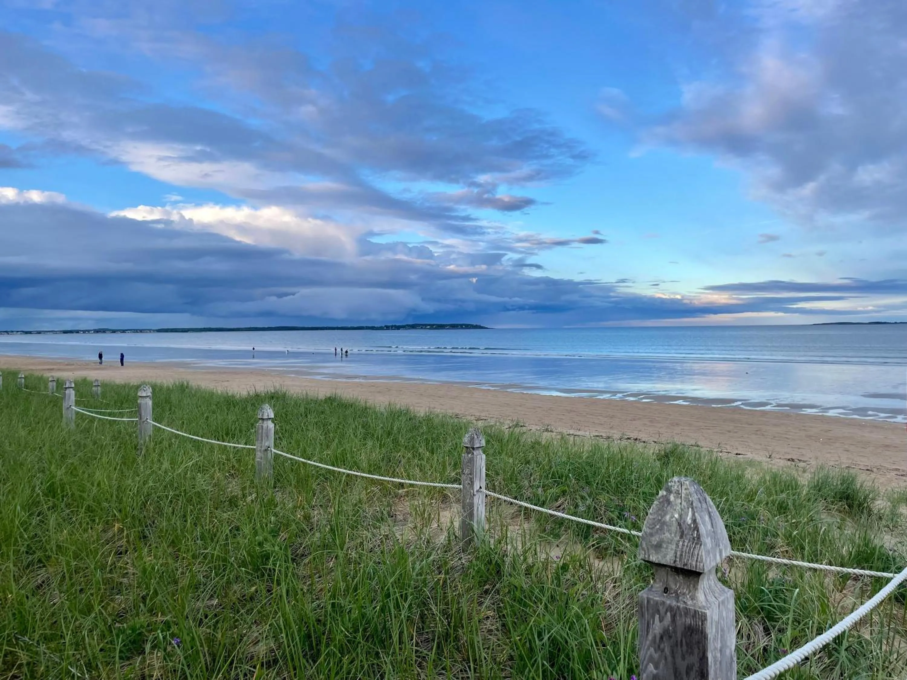 Beach in Moontide Motel, Apartments, and Cabins