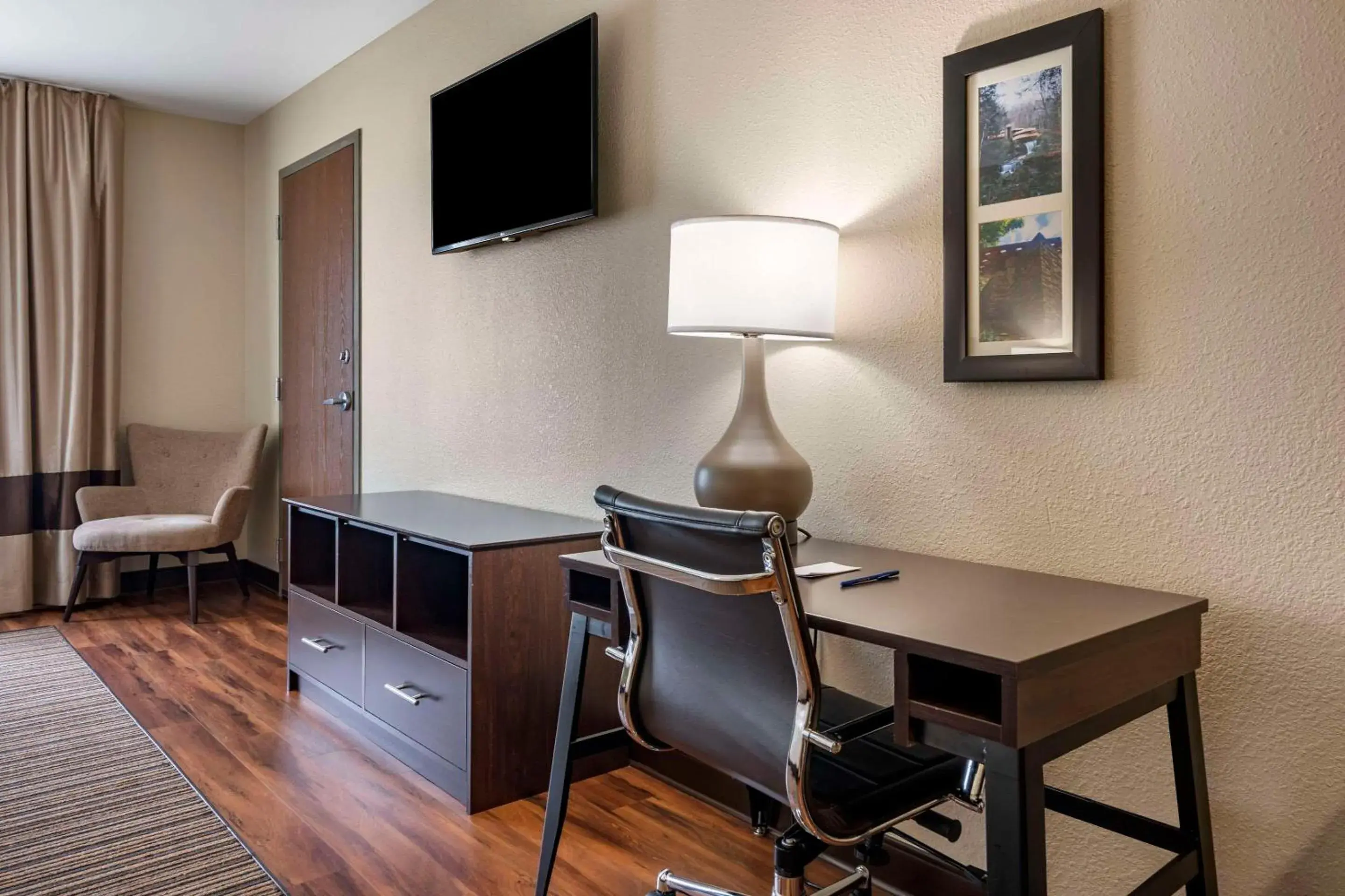 Bedroom in Comfort Inn Connellsville Riverview Bedroom in Comfort Inn Connellsville Riverview