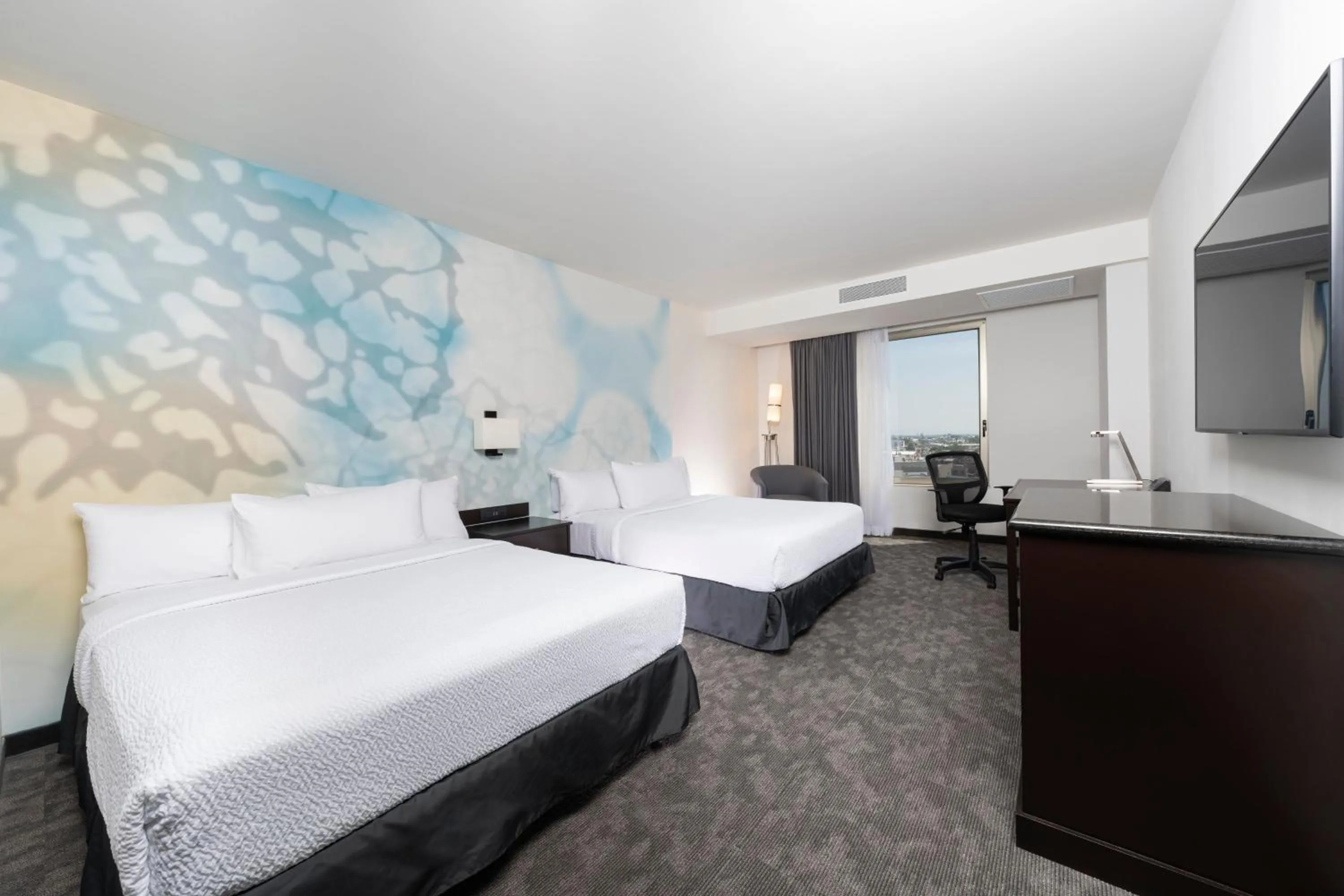 Photo of the whole room, Bed in Courtyard by Marriott San Luis Potosi