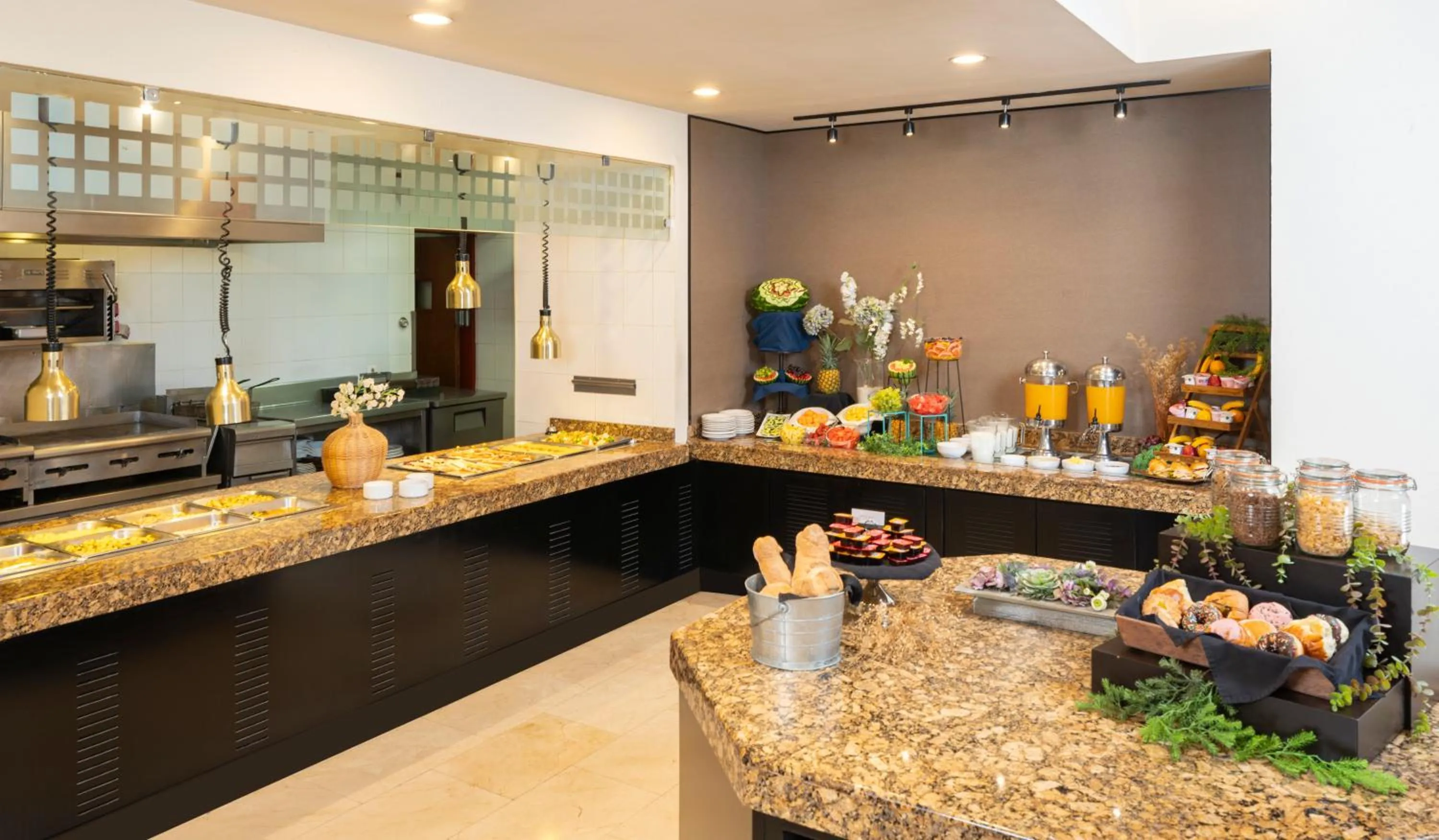 Breakfast in Courtyard by Marriott San Luis Potosi