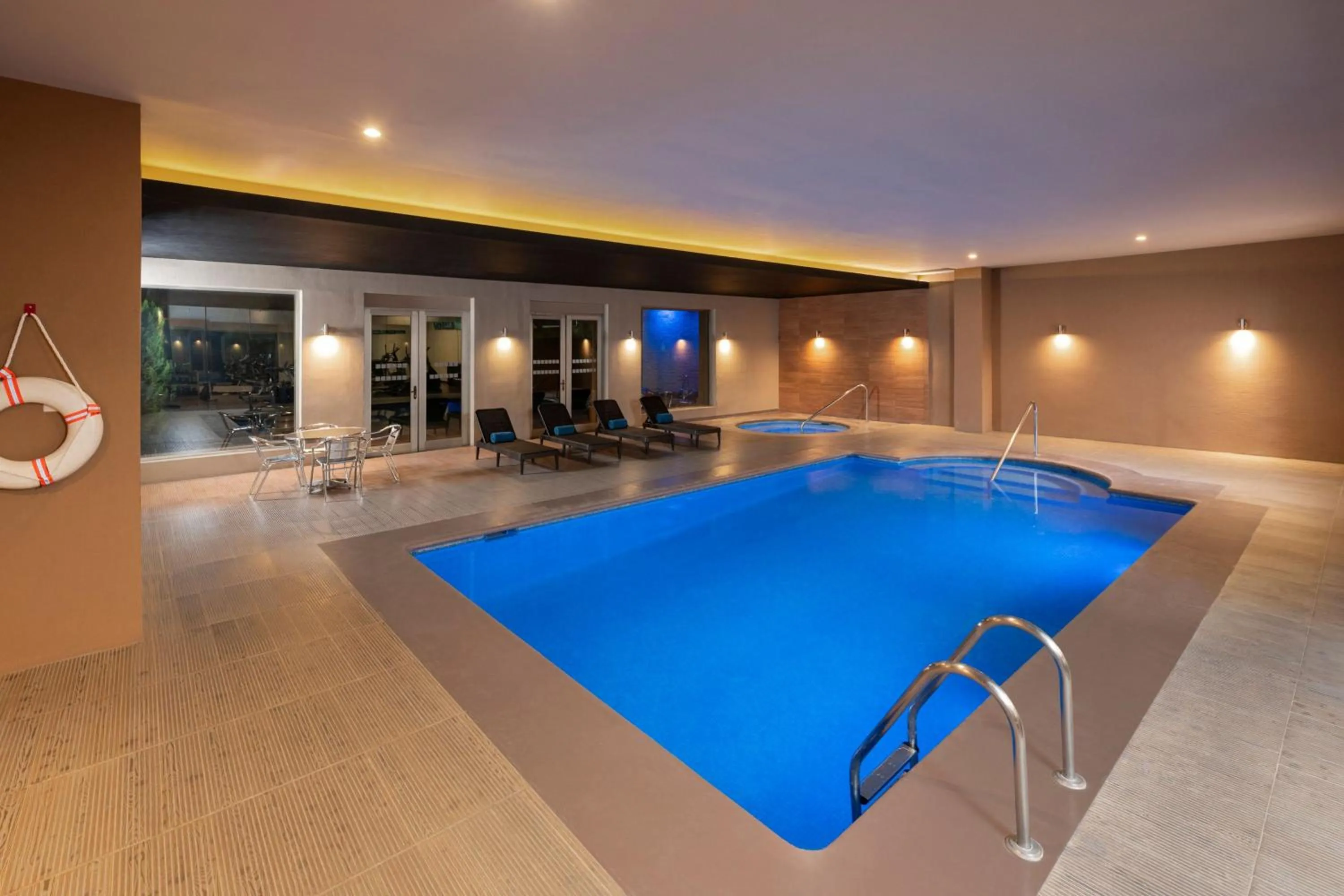 Swimming pool in Courtyard by Marriott San Luis Potosi
