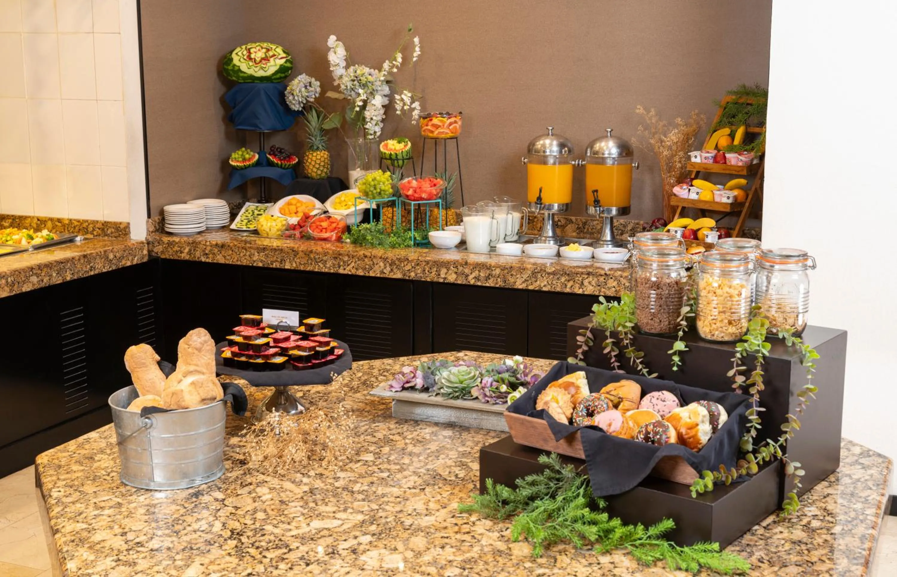 Breakfast in Courtyard by Marriott San Luis Potosi