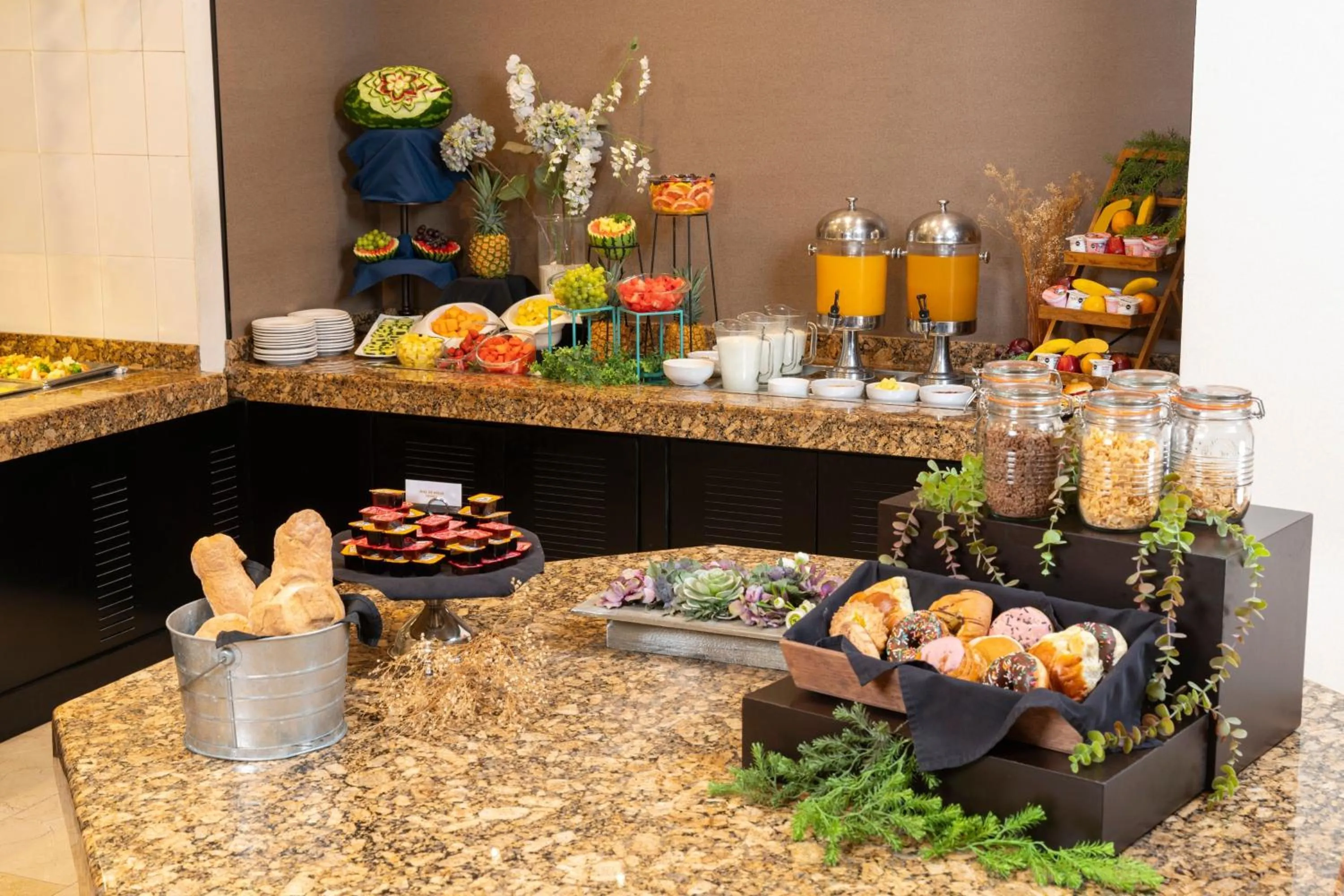Breakfast in Courtyard by Marriott San Luis Potosi