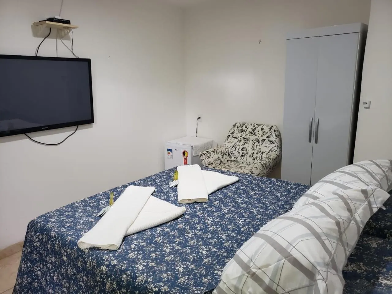 Photo of the whole room, Bed in Pousada Martins e Cia