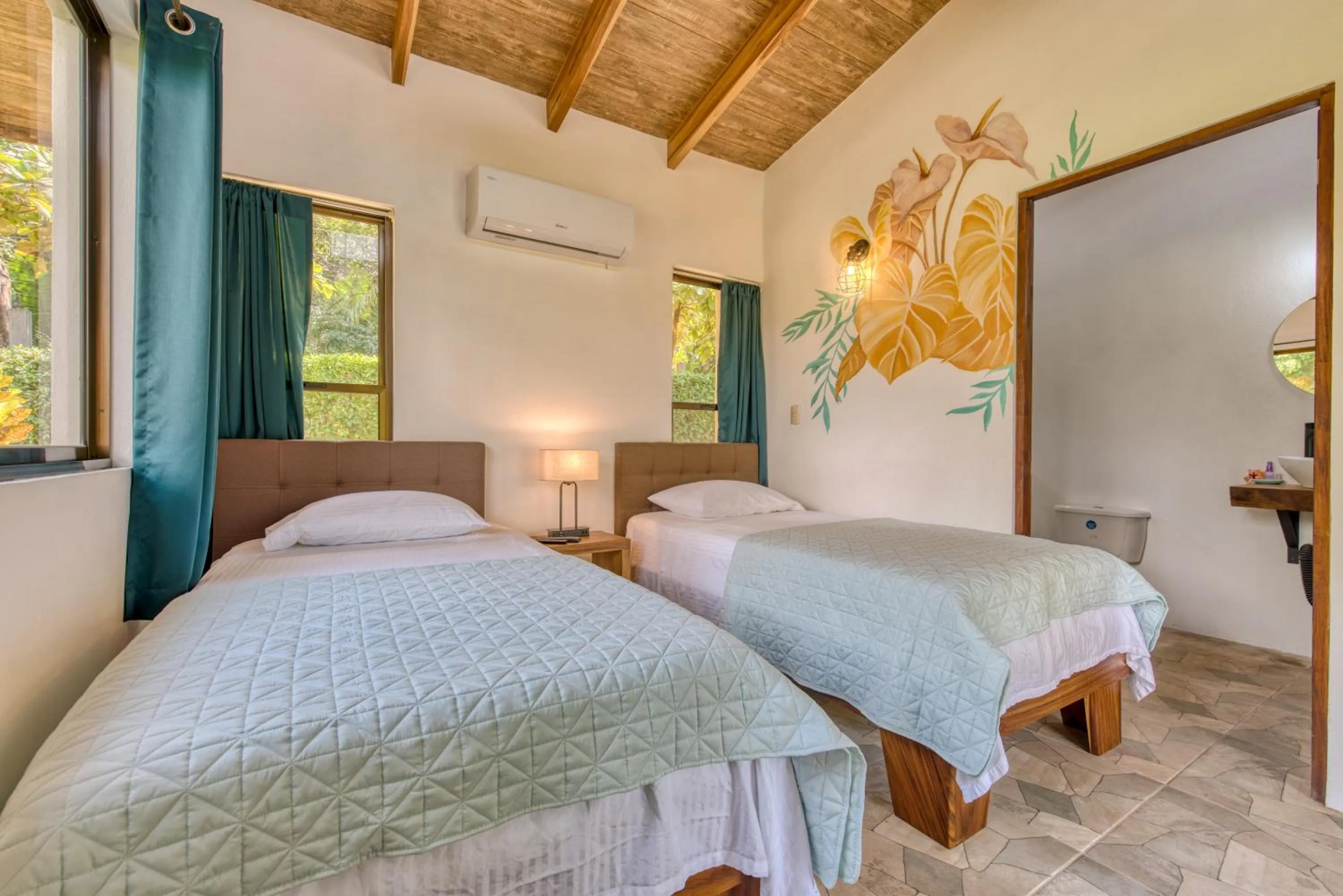 Photo of the whole room, Bed in Hotel Villas Tangerine