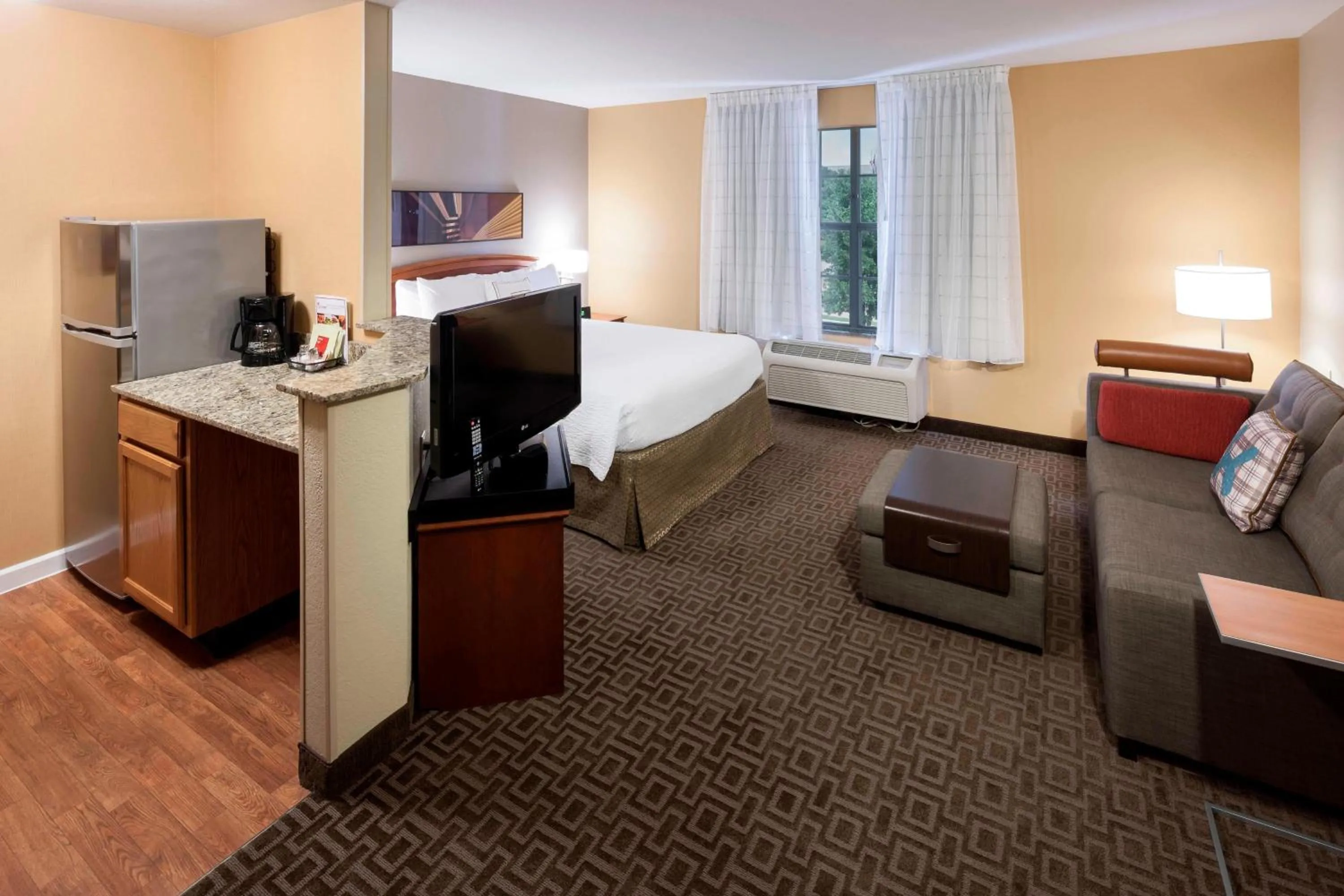 Bedroom, Bed in TownePlace Suites Dallas Las Colinas