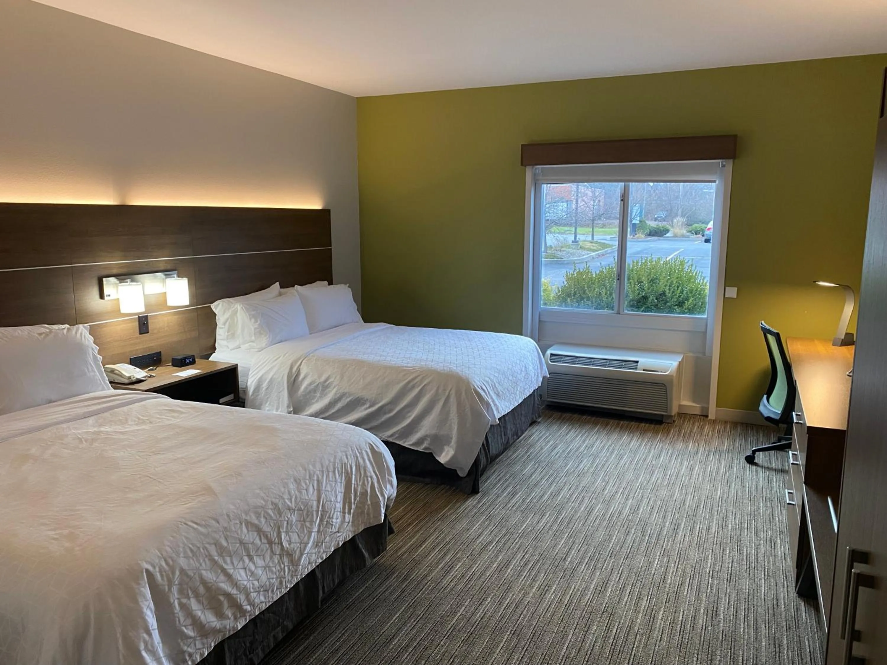 Bedroom, Bed in Holiday Inn Express Hotel & Suites Binghamton University-Vestal by IHG