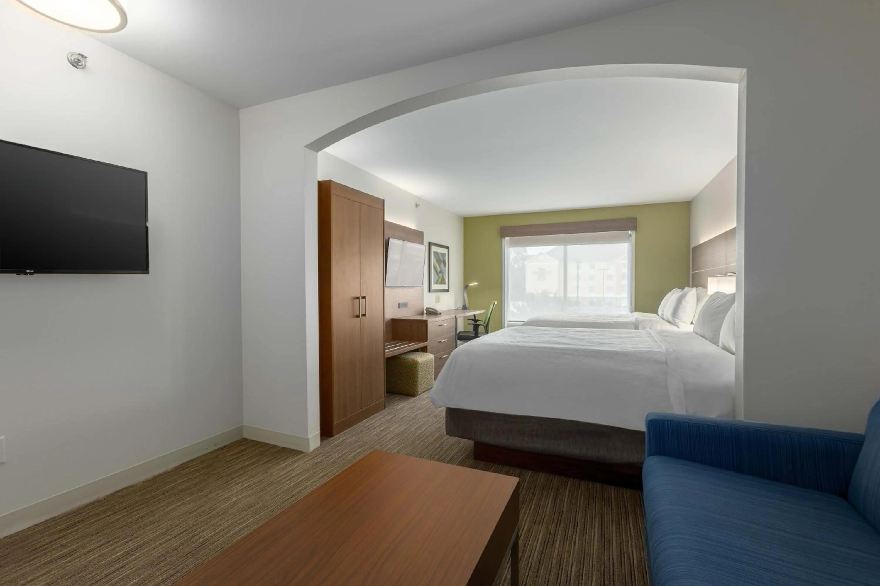 Photo of the whole room, Bed in Holiday Inn Express Hotel & Suites Binghamton University-Vestal by IHG