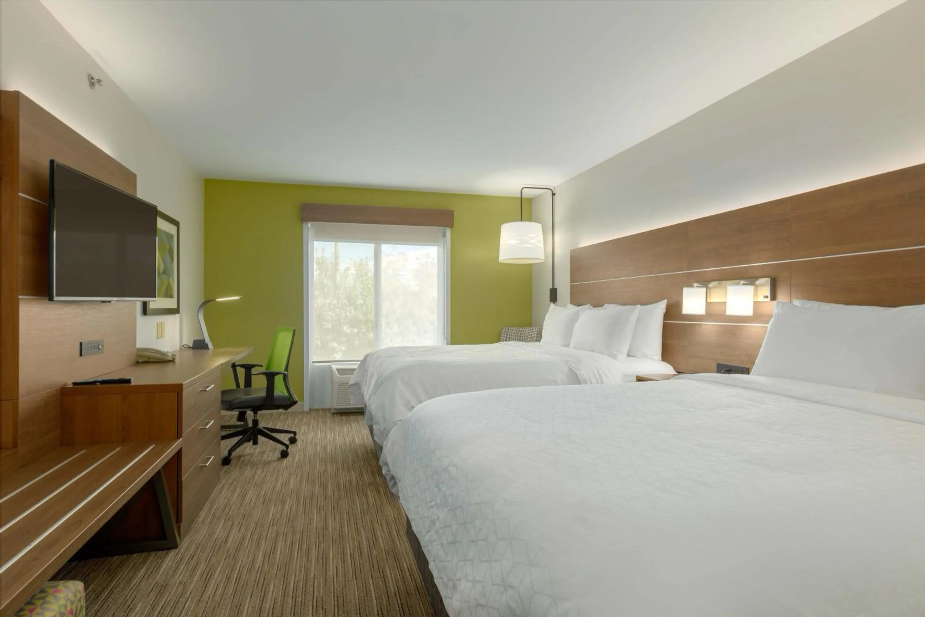 Photo of the whole room, Bed in Holiday Inn Express Hotel & Suites Binghamton University-Vestal by IHG