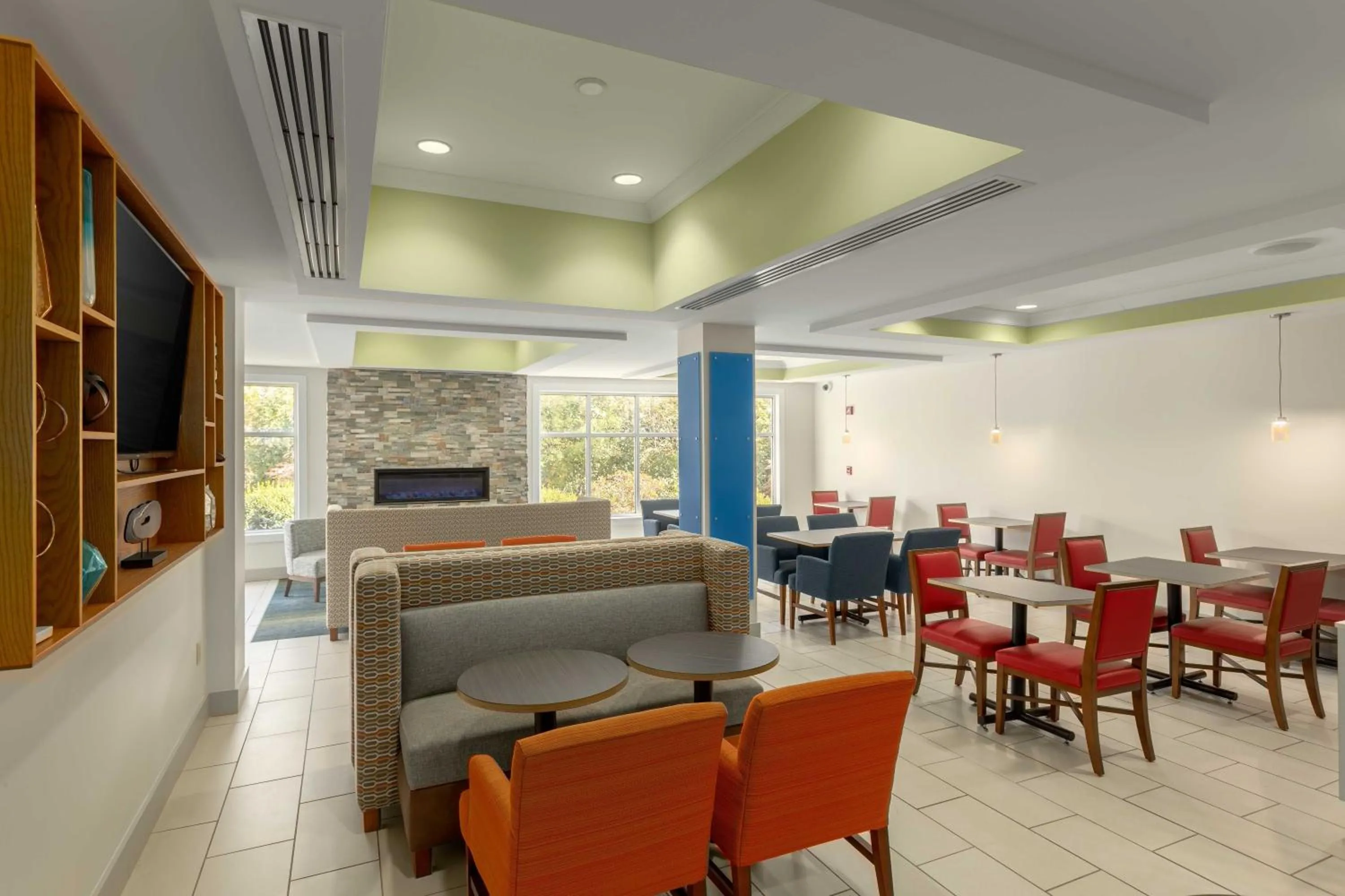 Breakfast in Holiday Inn Express Hotel & Suites Binghamton University-Vestal by IHG