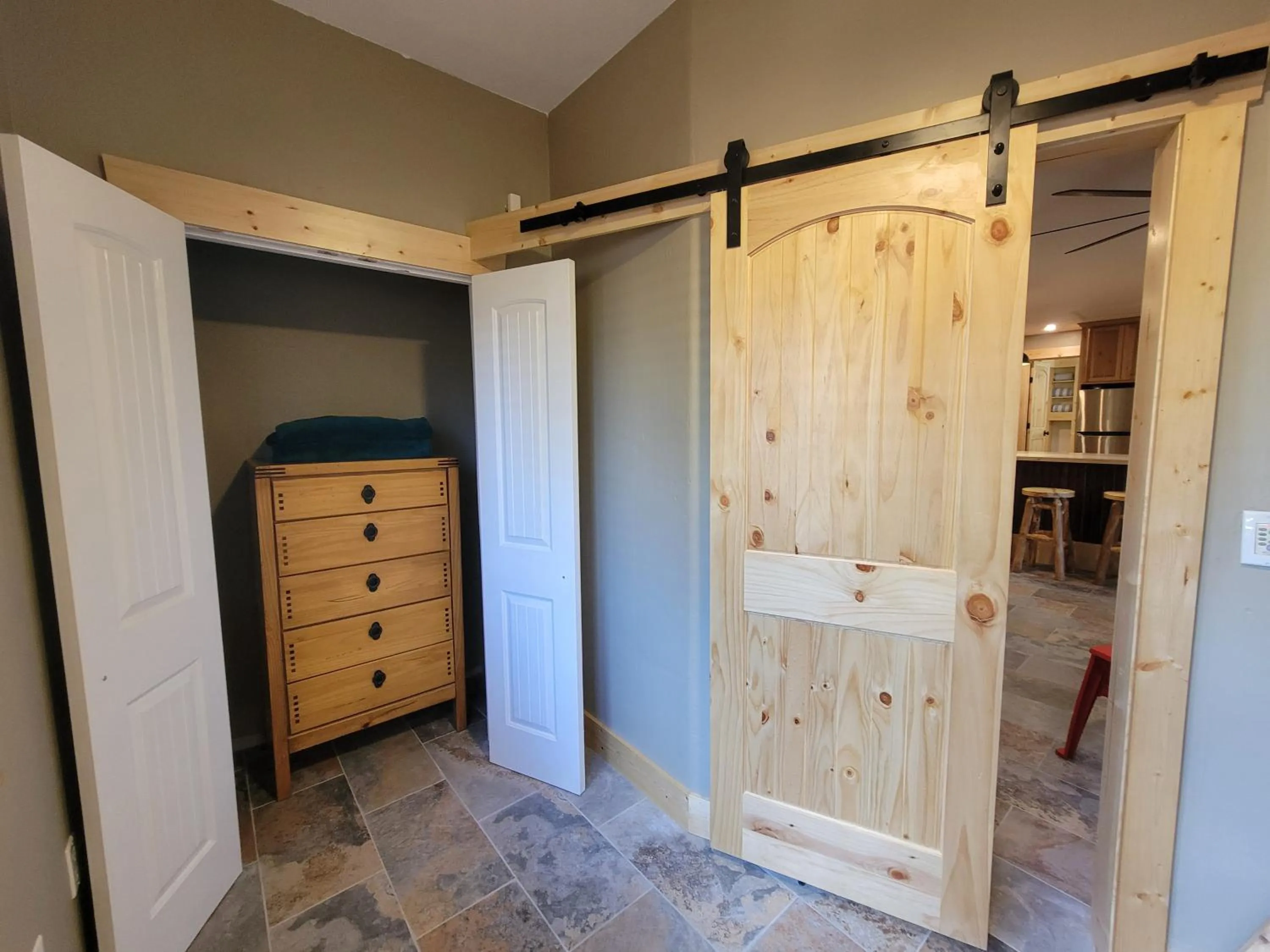 wardrobe in iVACAZ - Pagosa on the Golf