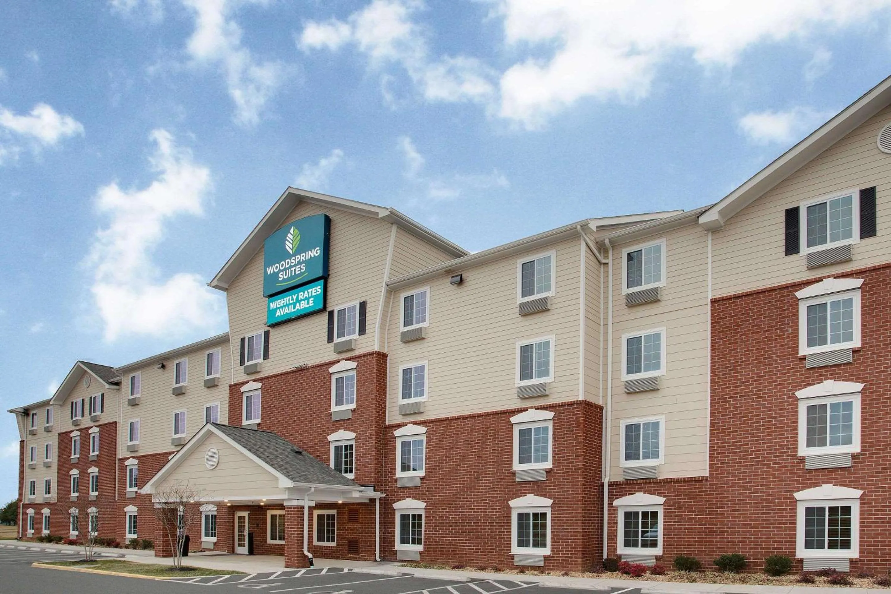 Property building in WoodSpring Suites Fredericksburg