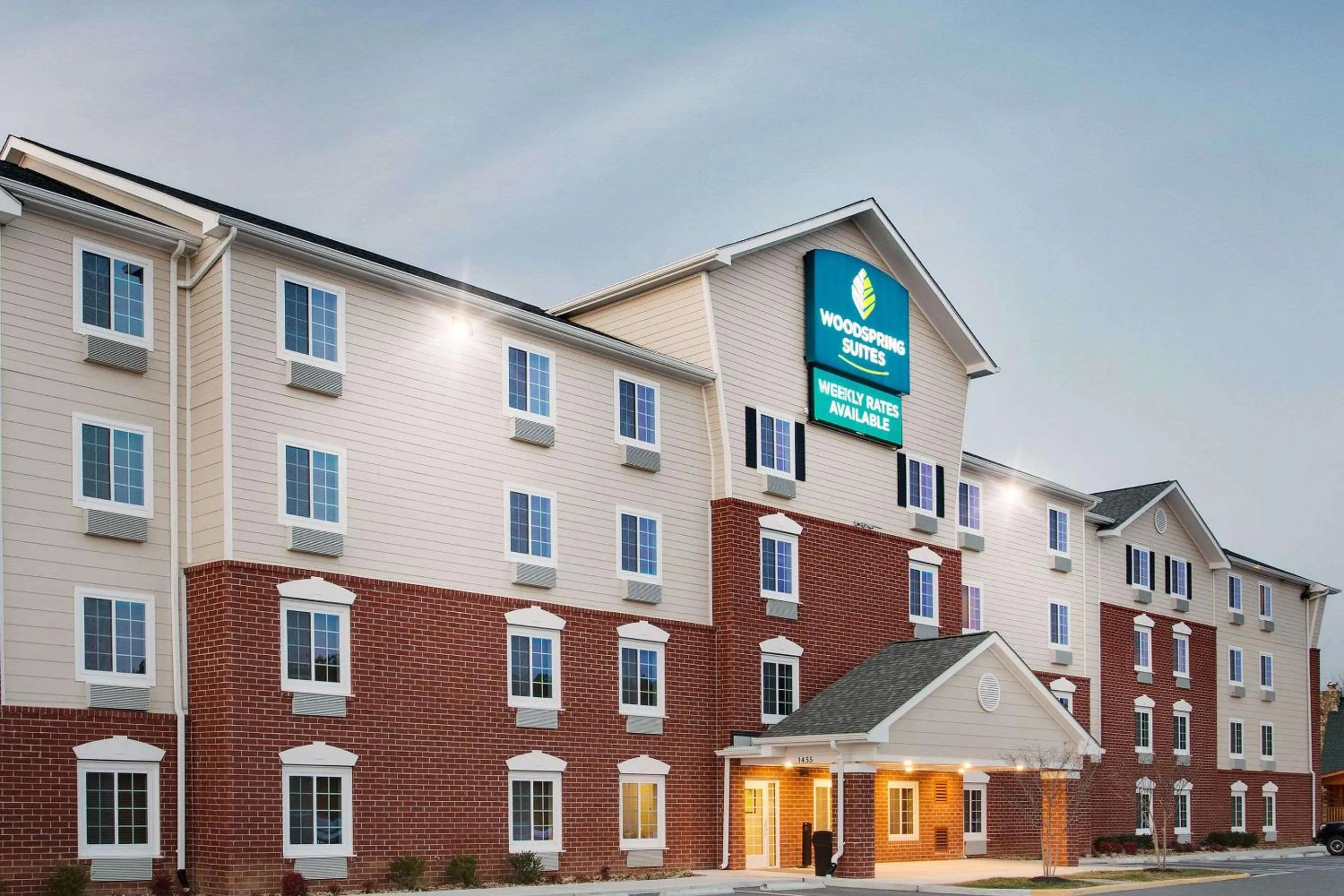 Property building in WoodSpring Suites Fredericksburg