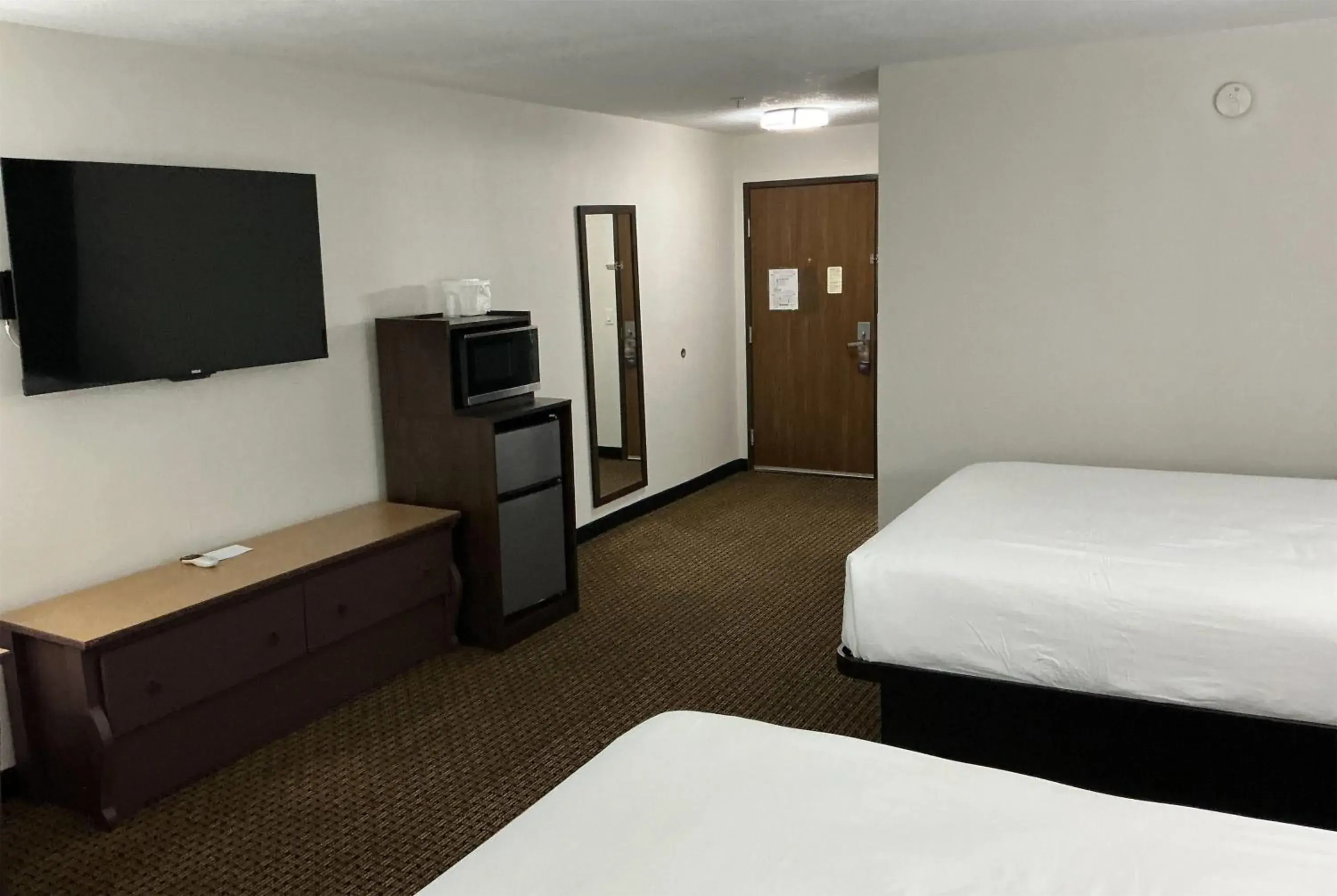 Photo of the whole room, Bed in Tombstone Grand Hotel, a Baymont by Wyndham Photo of the whole room, Bed in Tombstone Grand Hotel, a Baymont by Wyndham