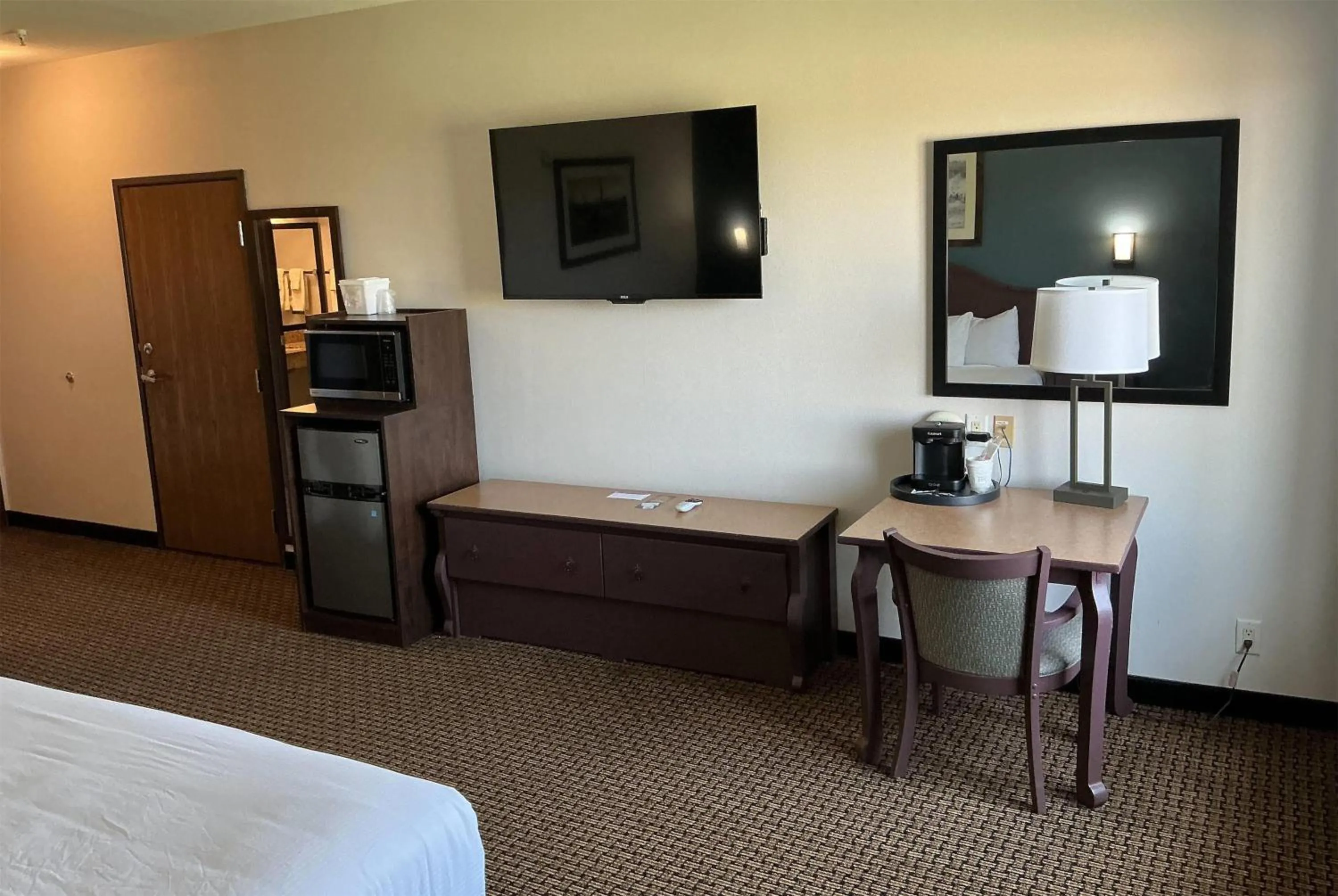 Photo of the whole room, Bed in Tombstone Grand Hotel, a Baymont by Wyndham