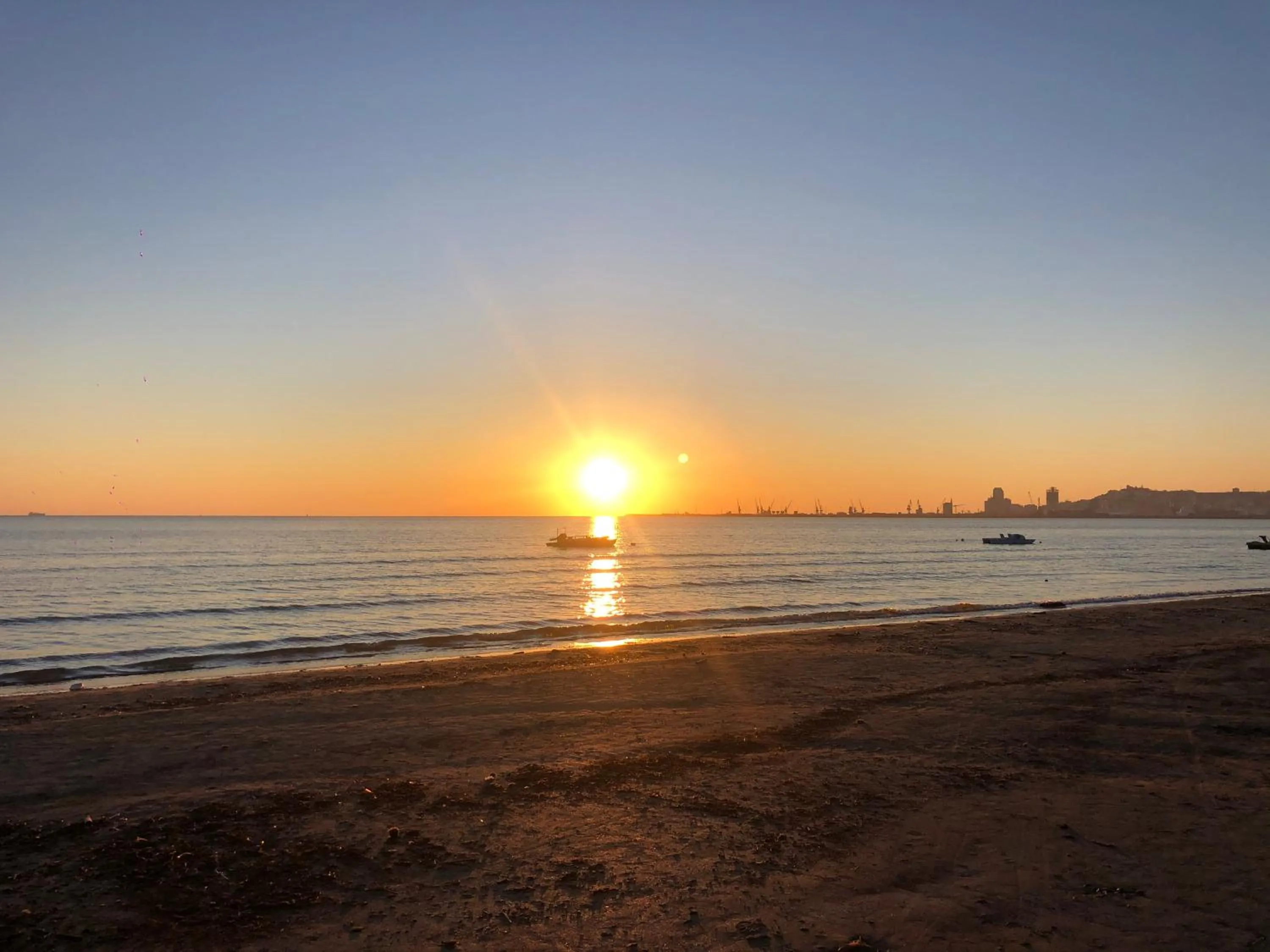 Sunset in Sunrise Hotel Cameria