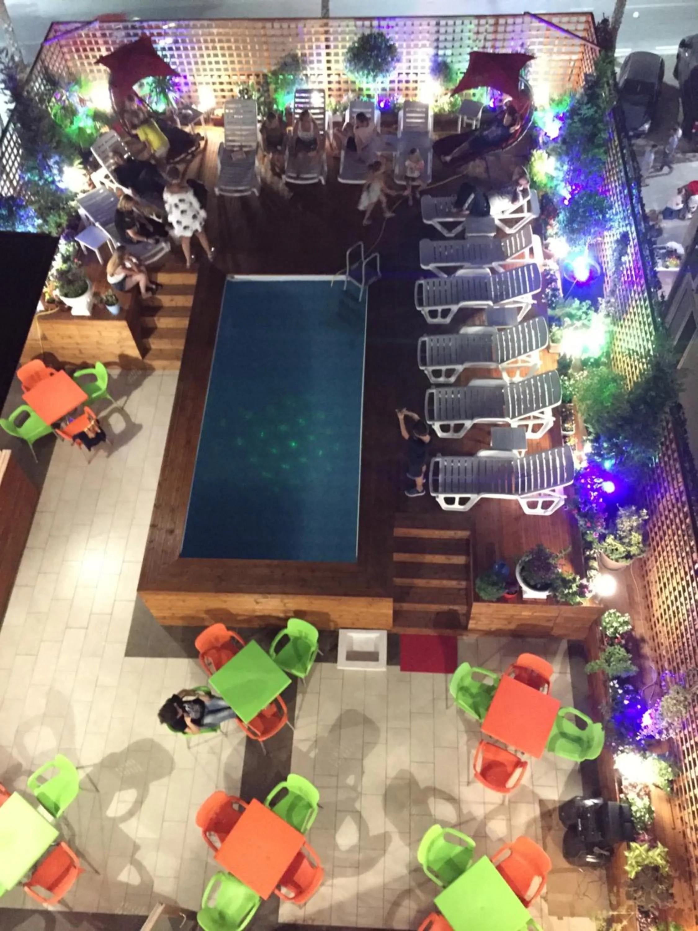 Swimming pool in Sunrise Hotel Cameria