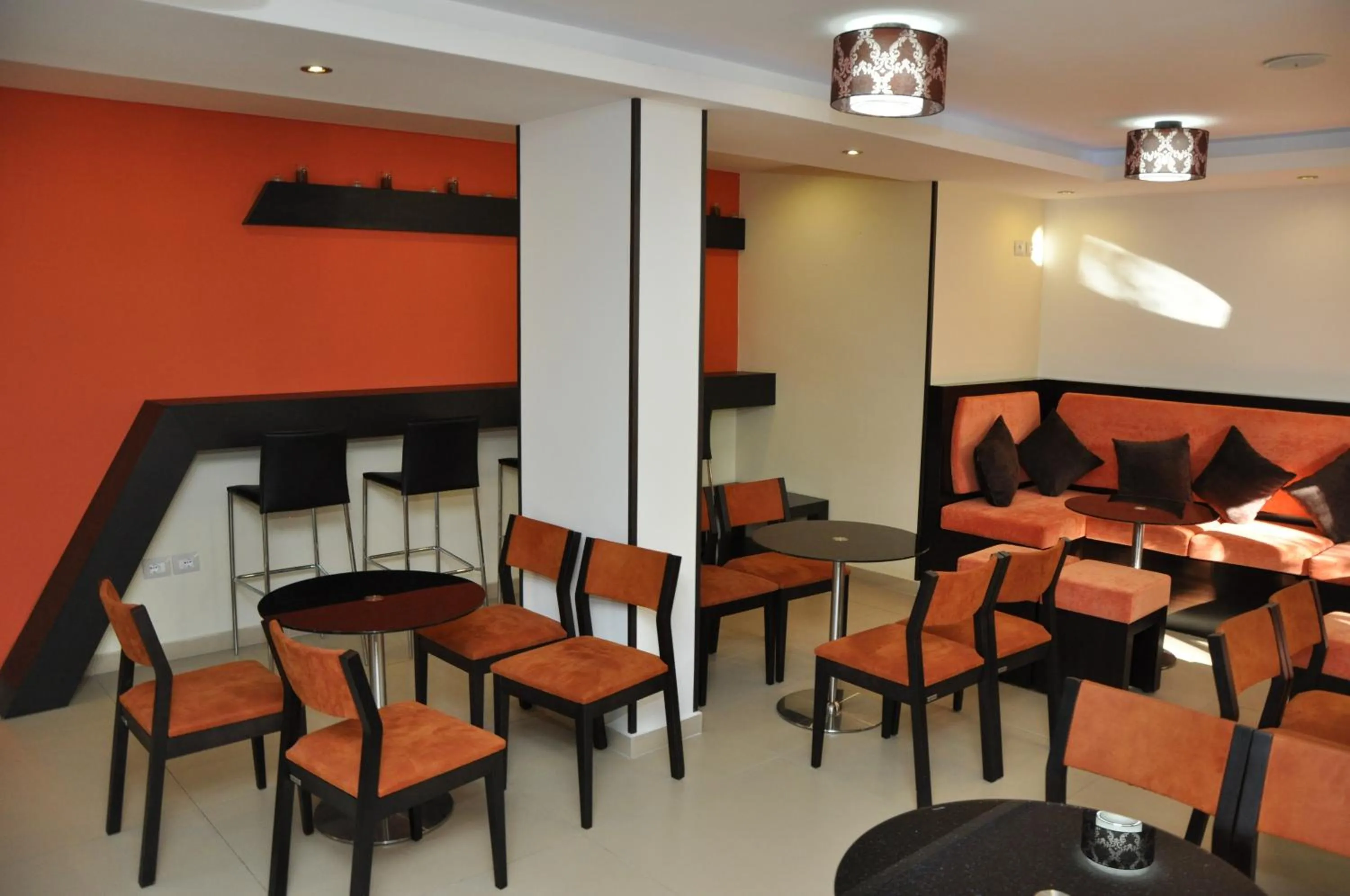 Lounge or bar in Sunrise Hotel Cameria