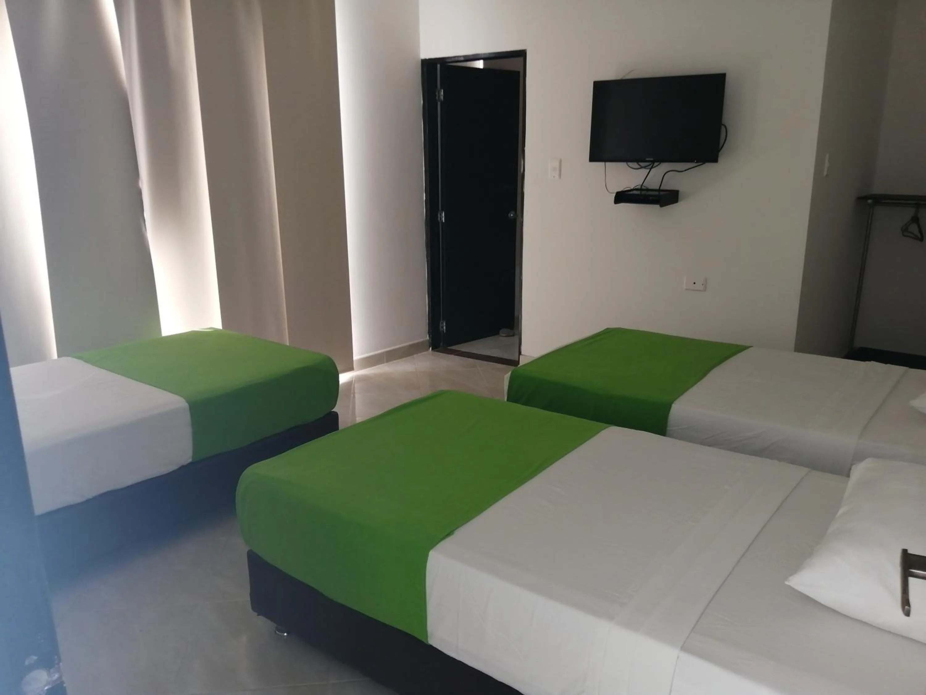 Family Room with Private Bathroom - single occupancy in Hotel Oasis de la Tatacoa