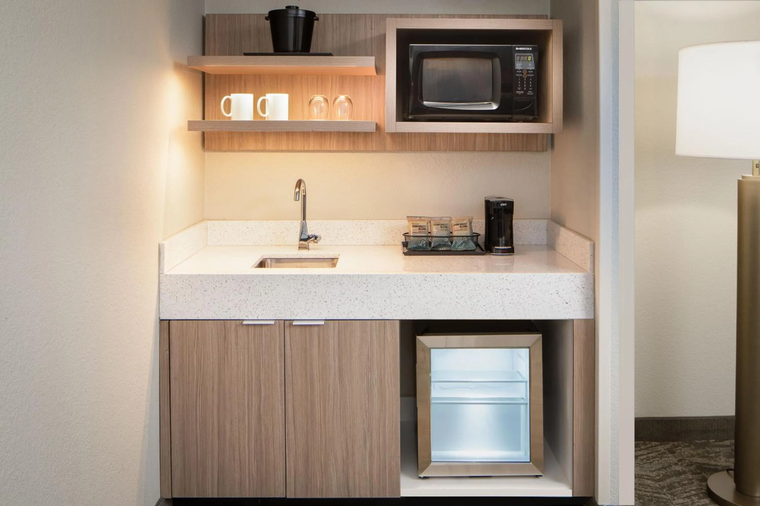 Kitchen or kitchenette in SpringHill Suites by Marriott Dallas Downtown / West End