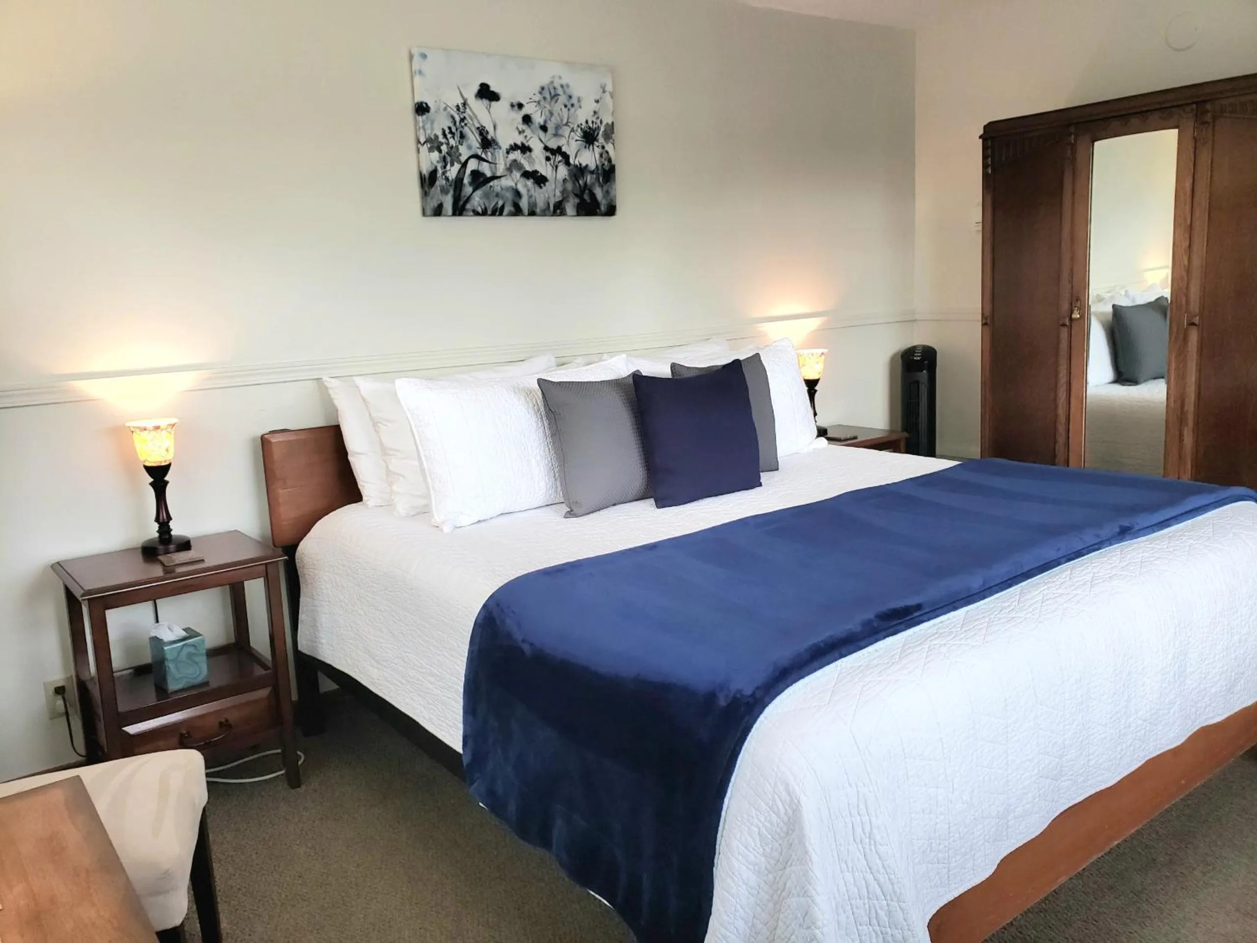 Bed in The Heron Inn and Day Spa