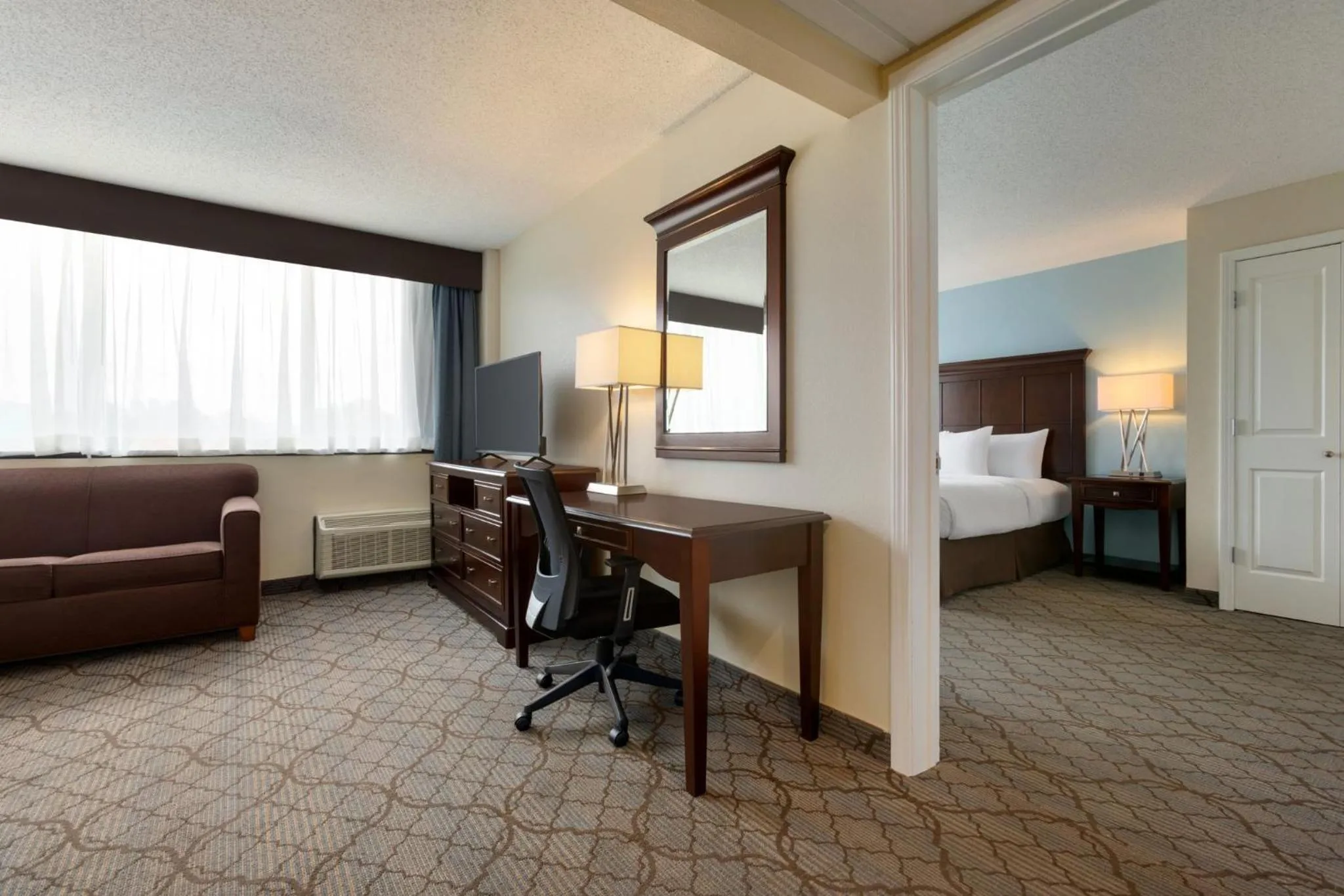 Photo of the whole room, Bed in Holiday Inn Birmingham-Airport by IHG