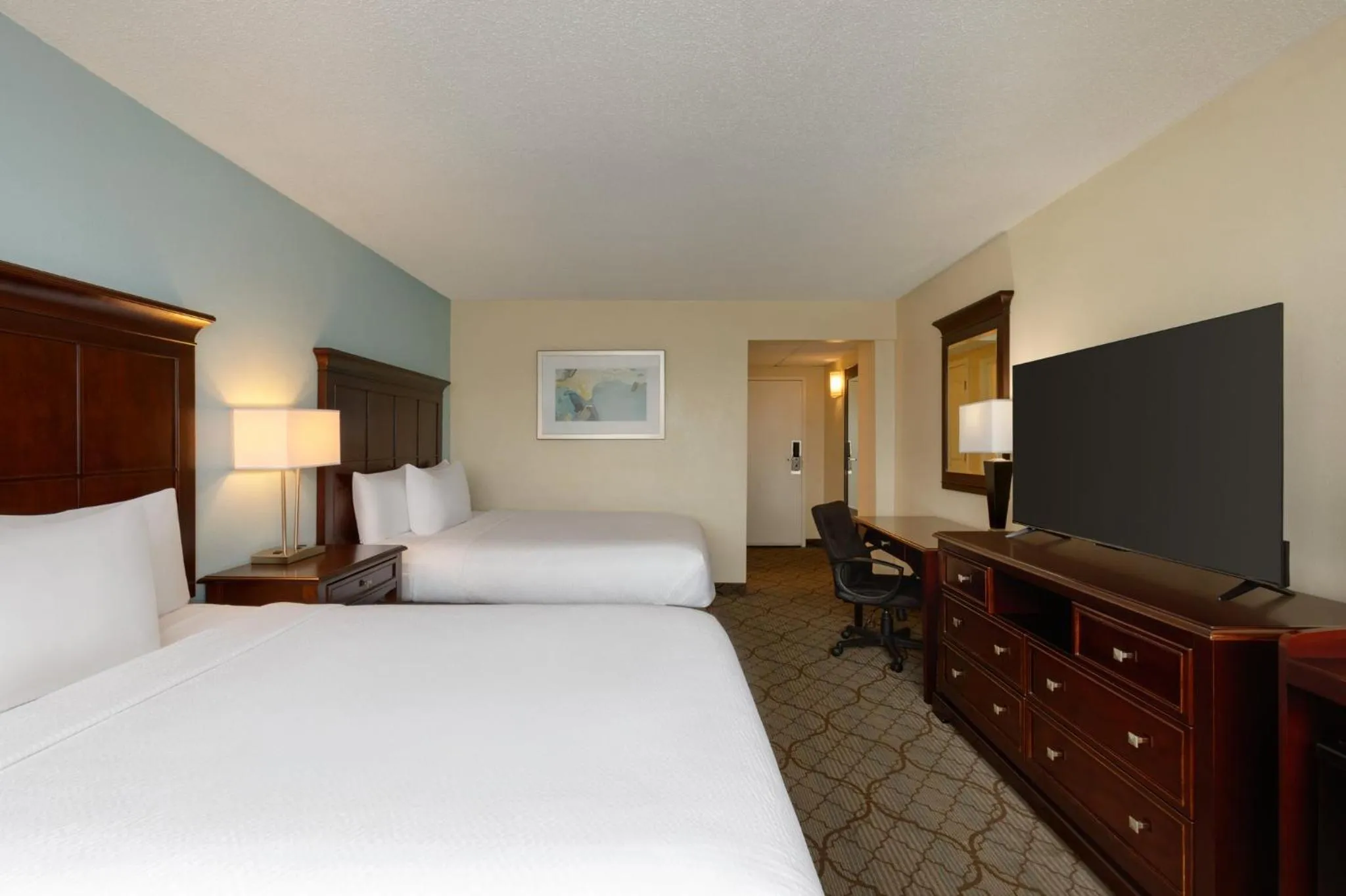 Photo of the whole room, Bed in Holiday Inn Birmingham-Airport by IHG