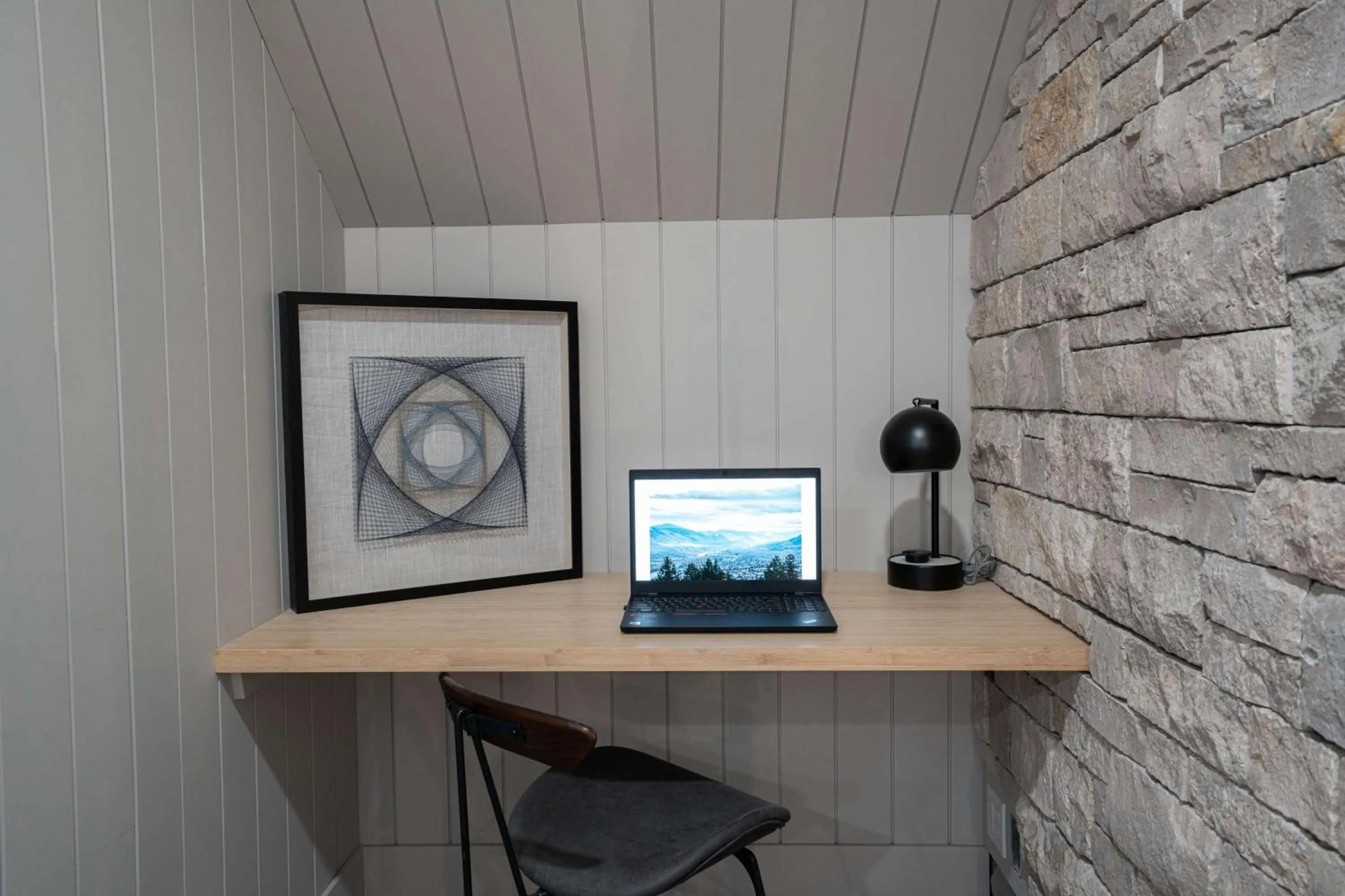 Business facilities in Prestige Kamloops Hotel